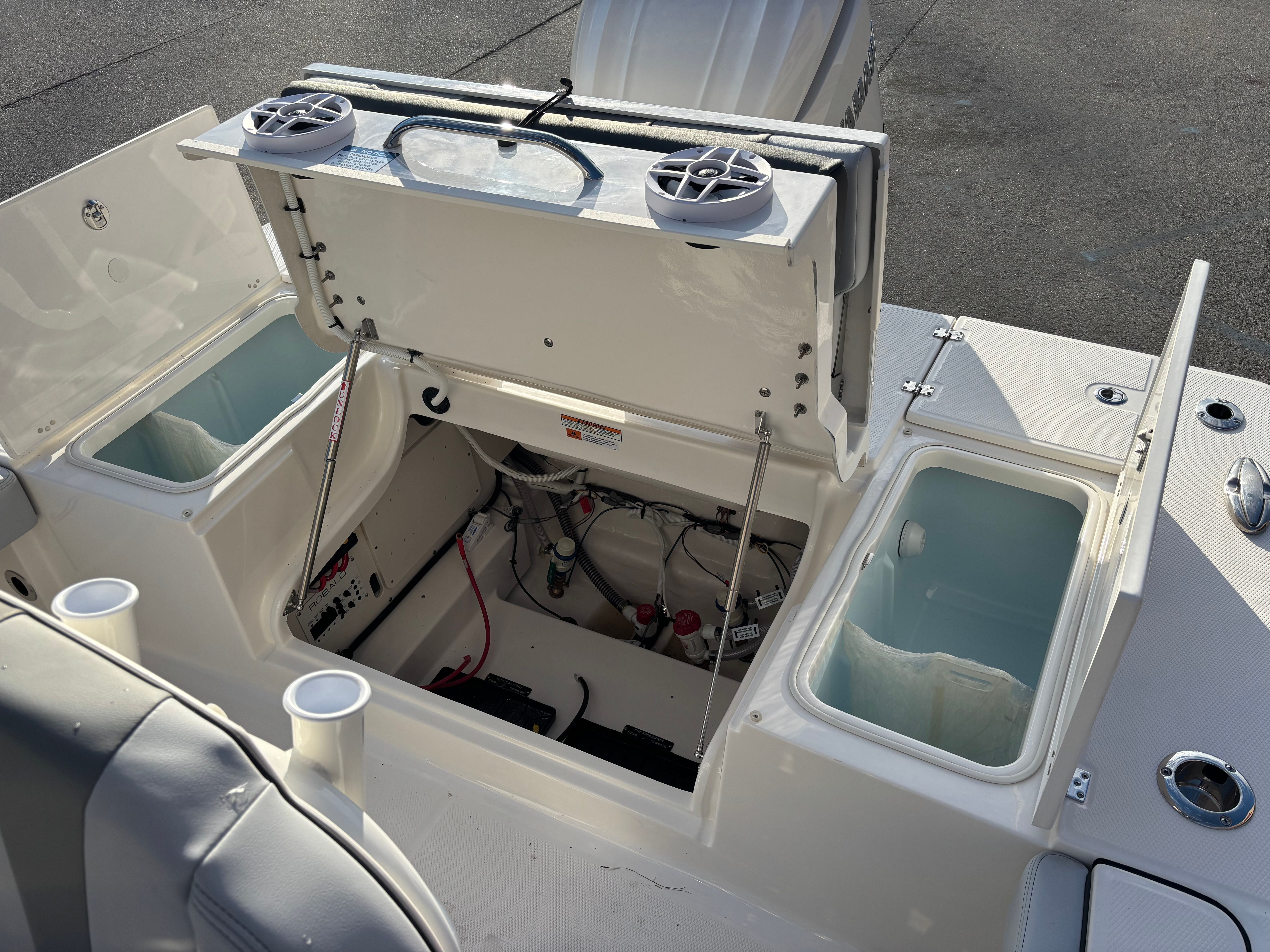 2026 ROBALO 246 CAYMAN - Image 16