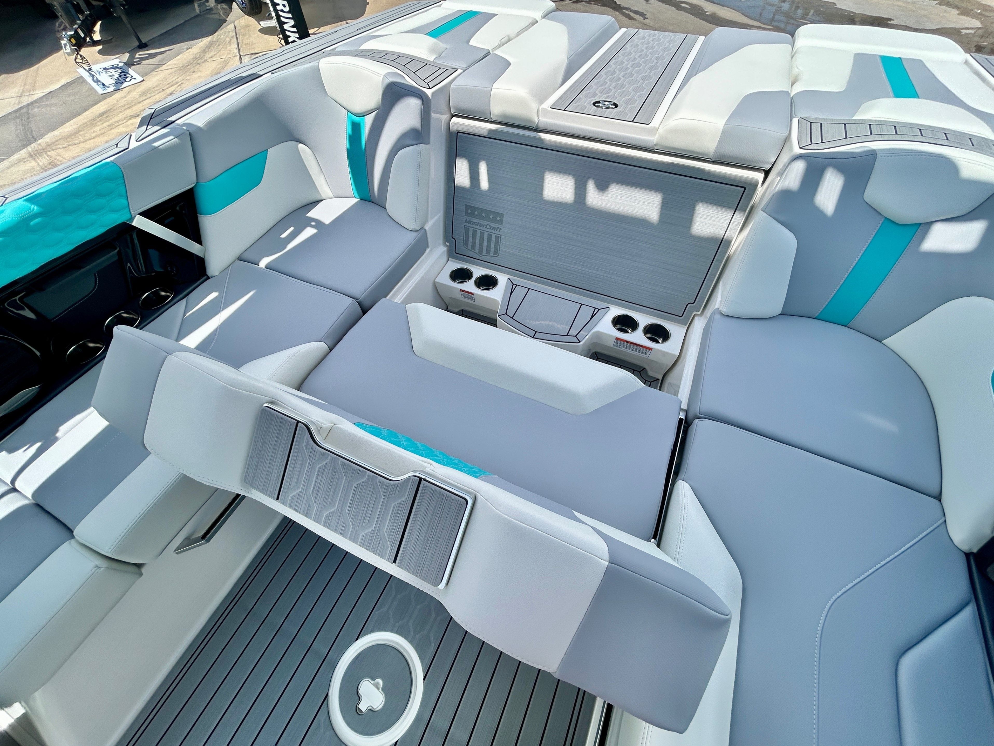 2026 MasterCraft XT22 - 54