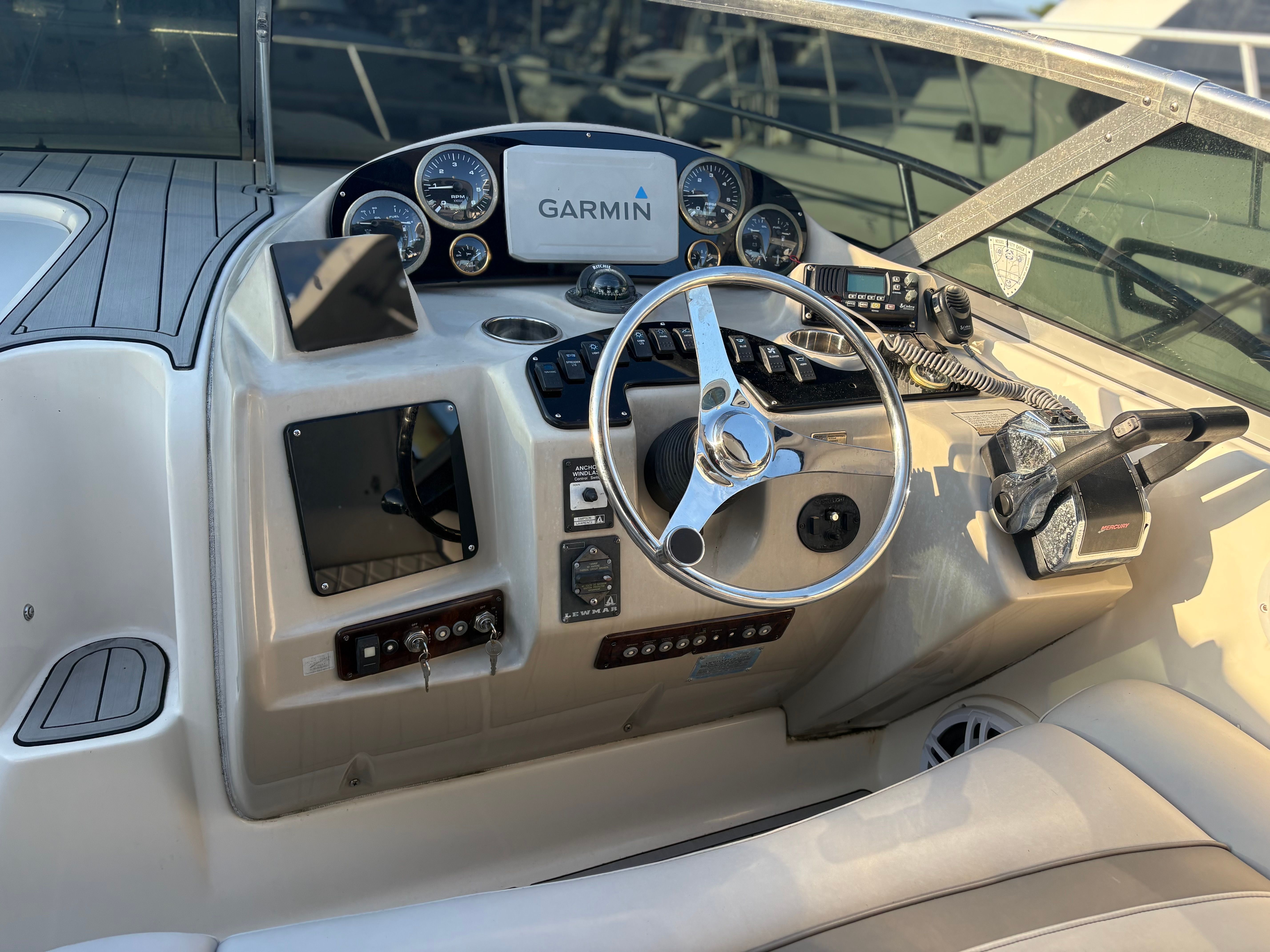 2002 Rinker Fiesta Vee 342 - 7
