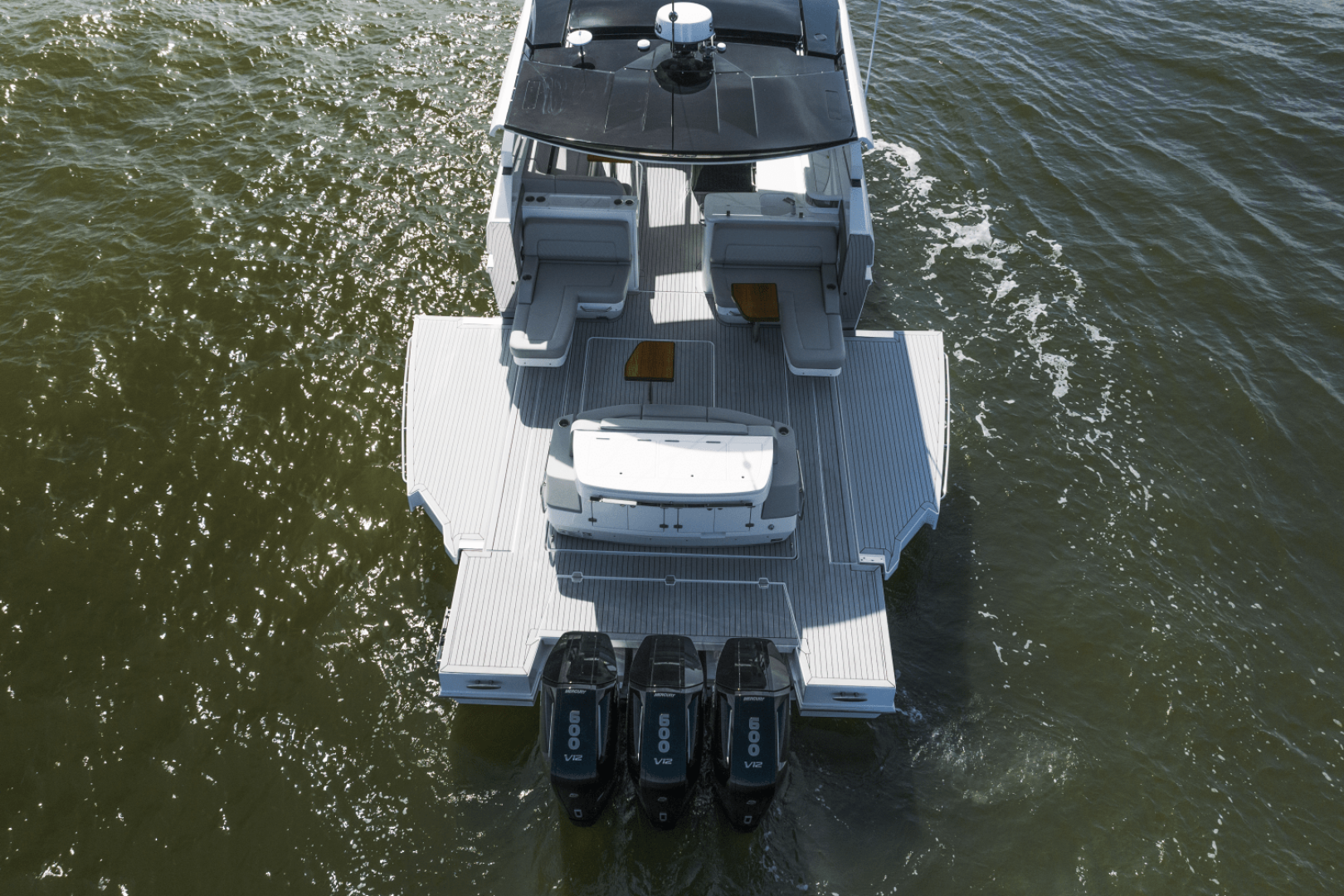 2026 Cruisers Yachts 50GLS OB - Image 21