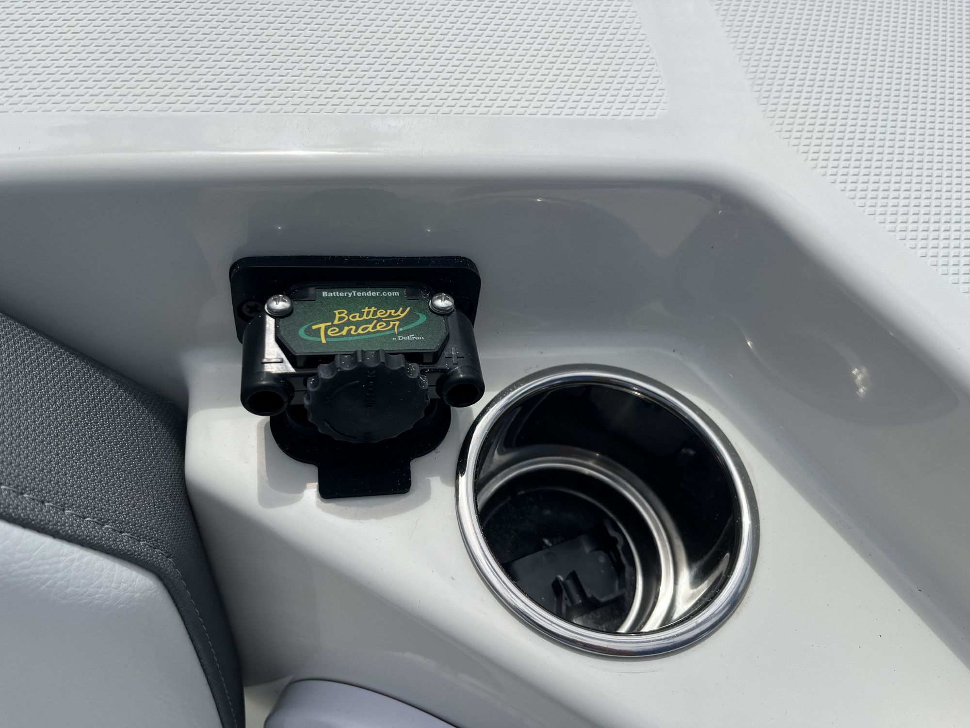 2026 Cobia 285 Open Center Console - 19