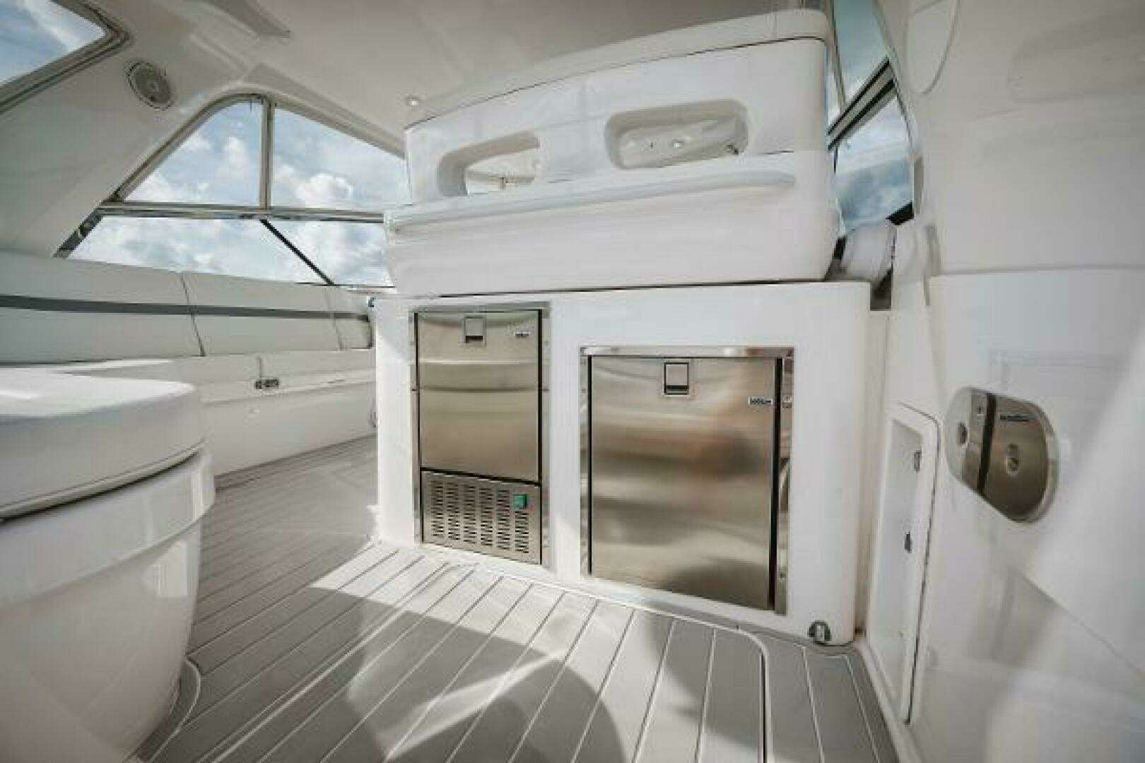 2018 Intrepid 475 Sport Yacht - Image 25