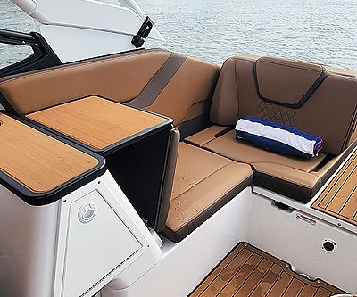Luxurious interior of 2024 Yamaha Boats 252SE with elegant seating.