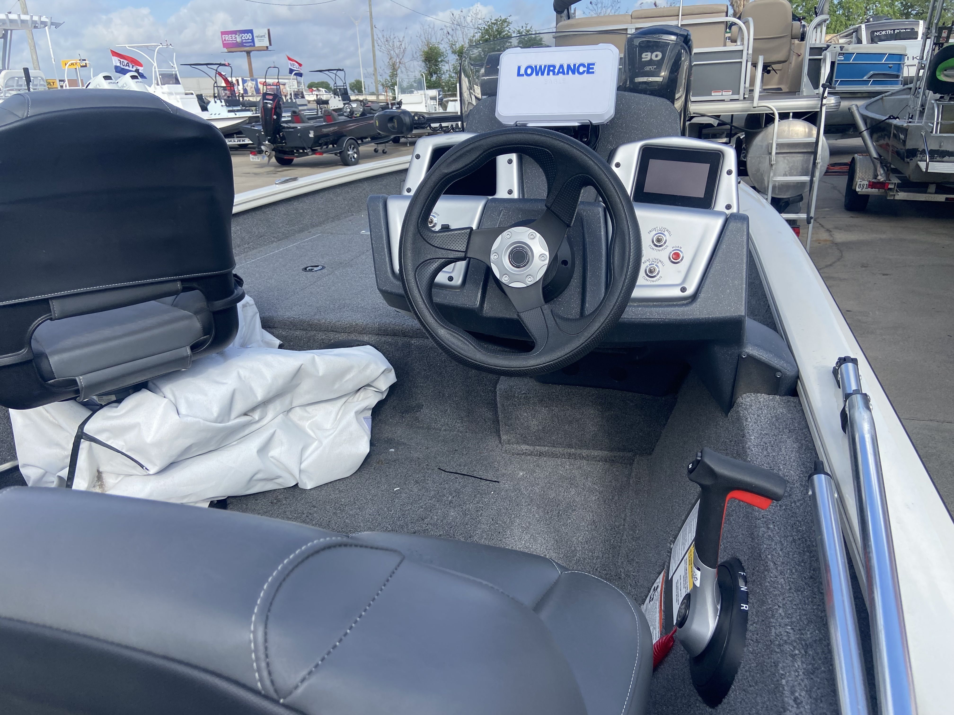 2025 Tracker TRACKER - 6