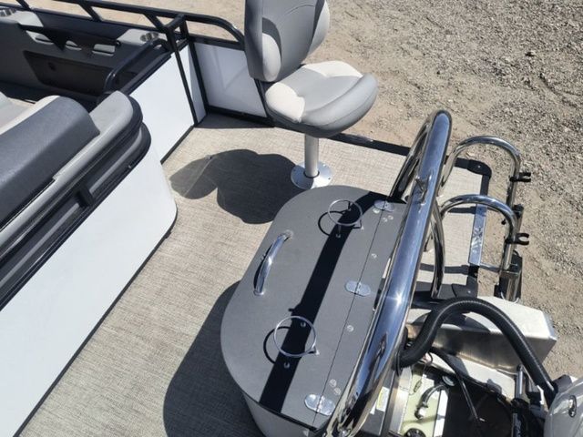 2025 Avalon LSZ 2385 Versatile Rear Lounger - 10