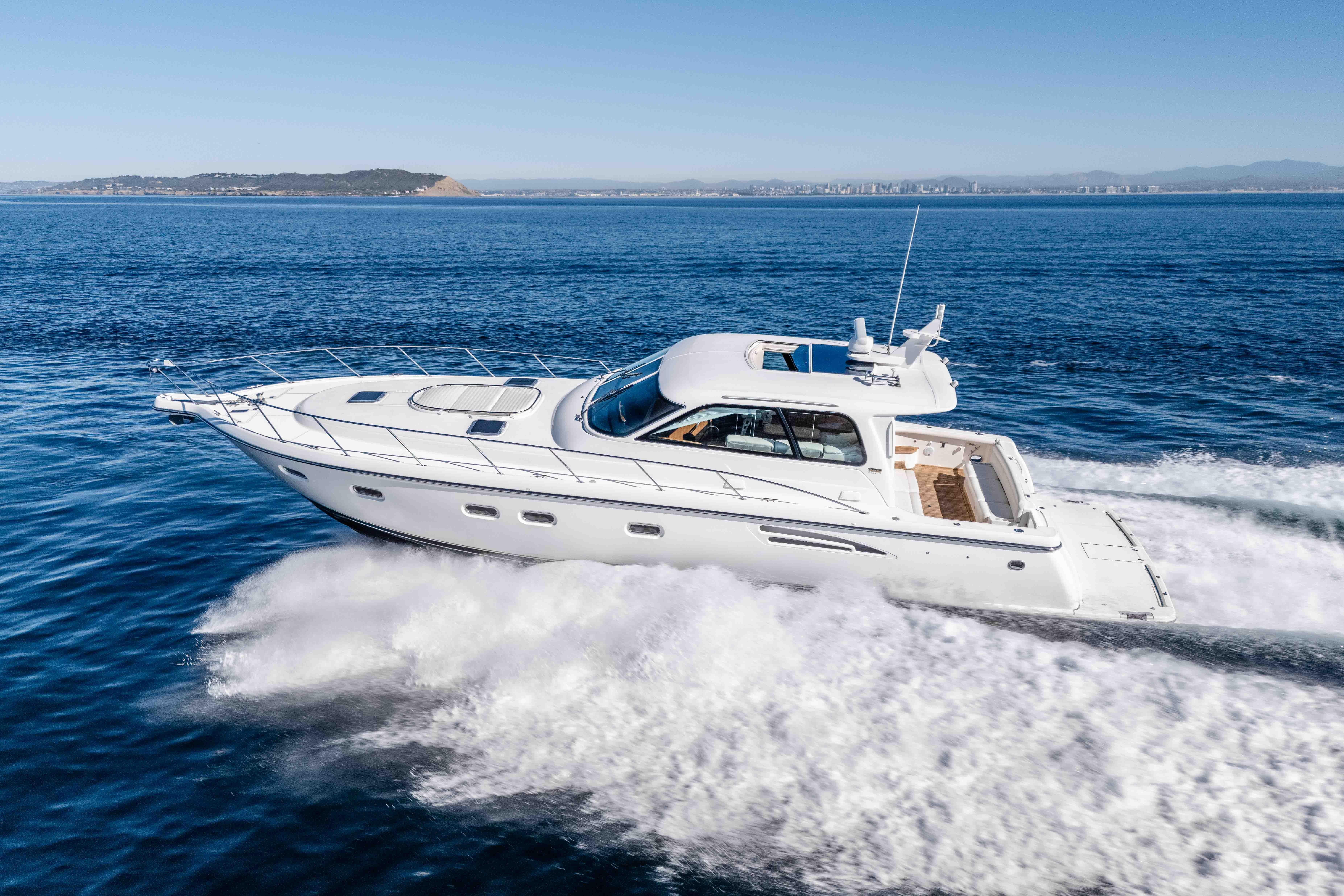 2006 Tiara Yachts 5200 Sovran Salon