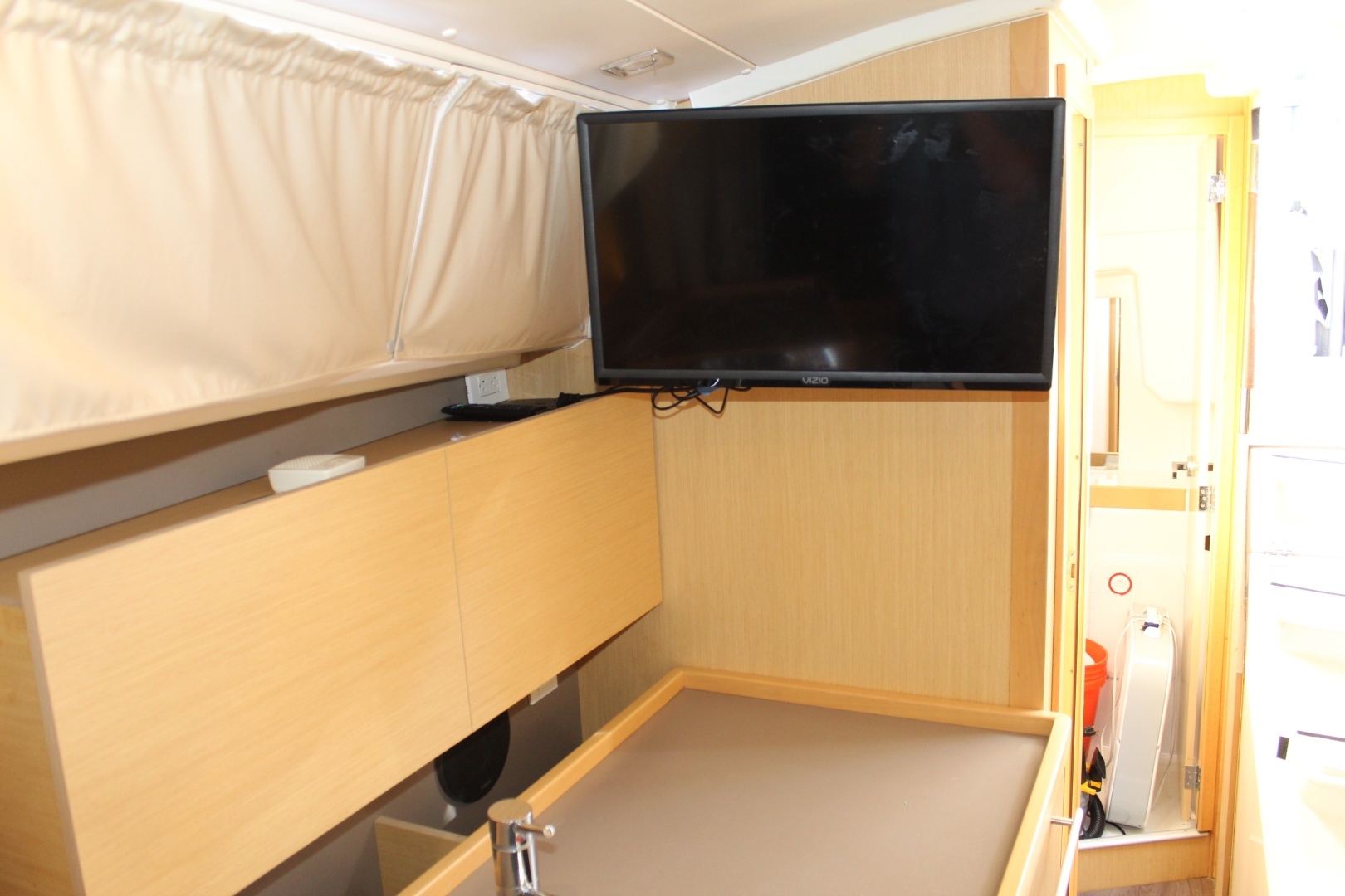 2016 Beneteau 35 Oceanis - Image 28