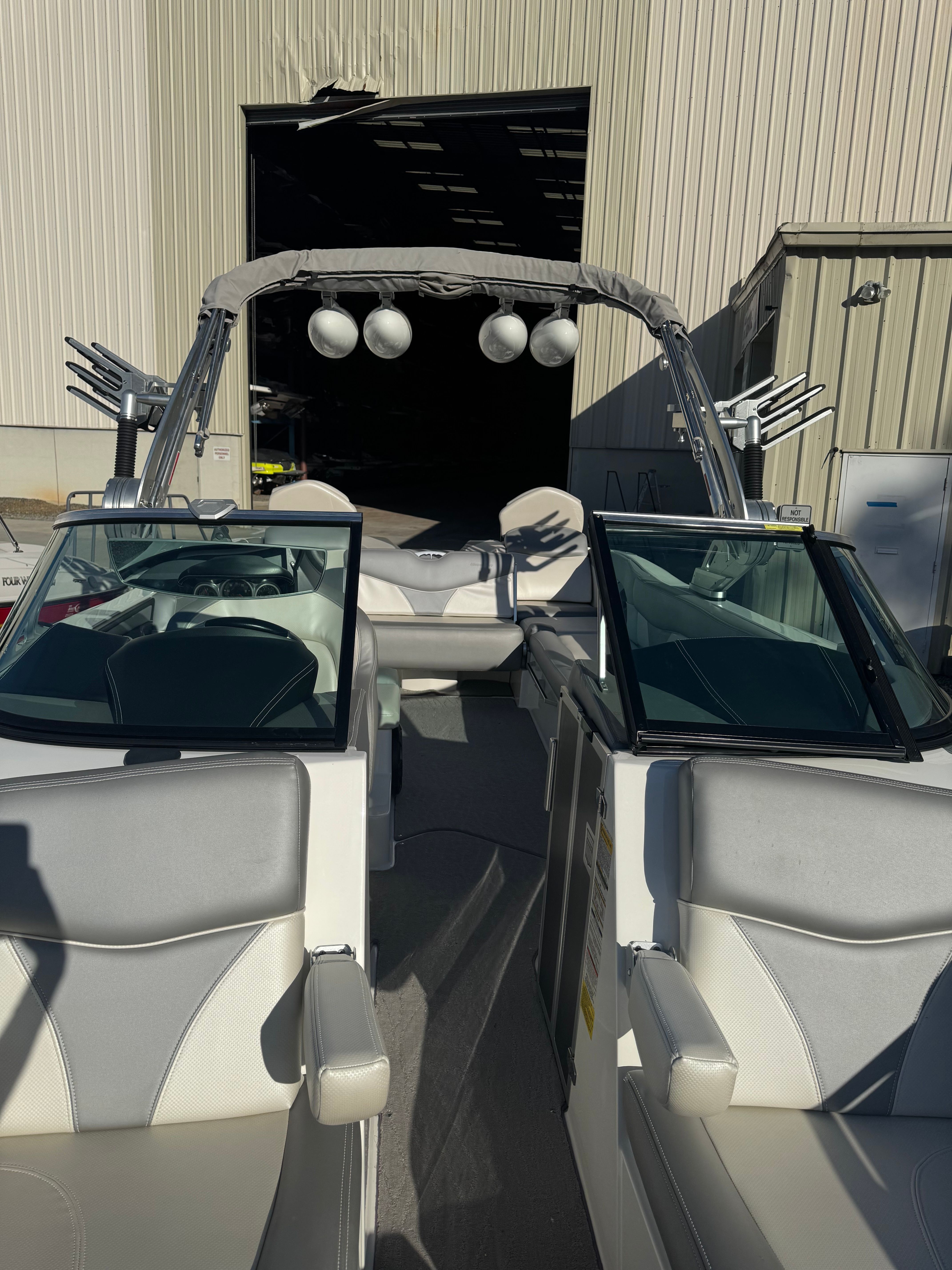 2018 MasterCraft X46 - 13