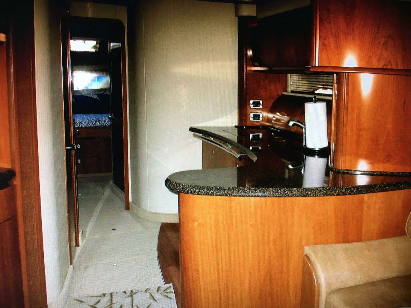 2005 Sea Ray 500 Sundancer - Image 27