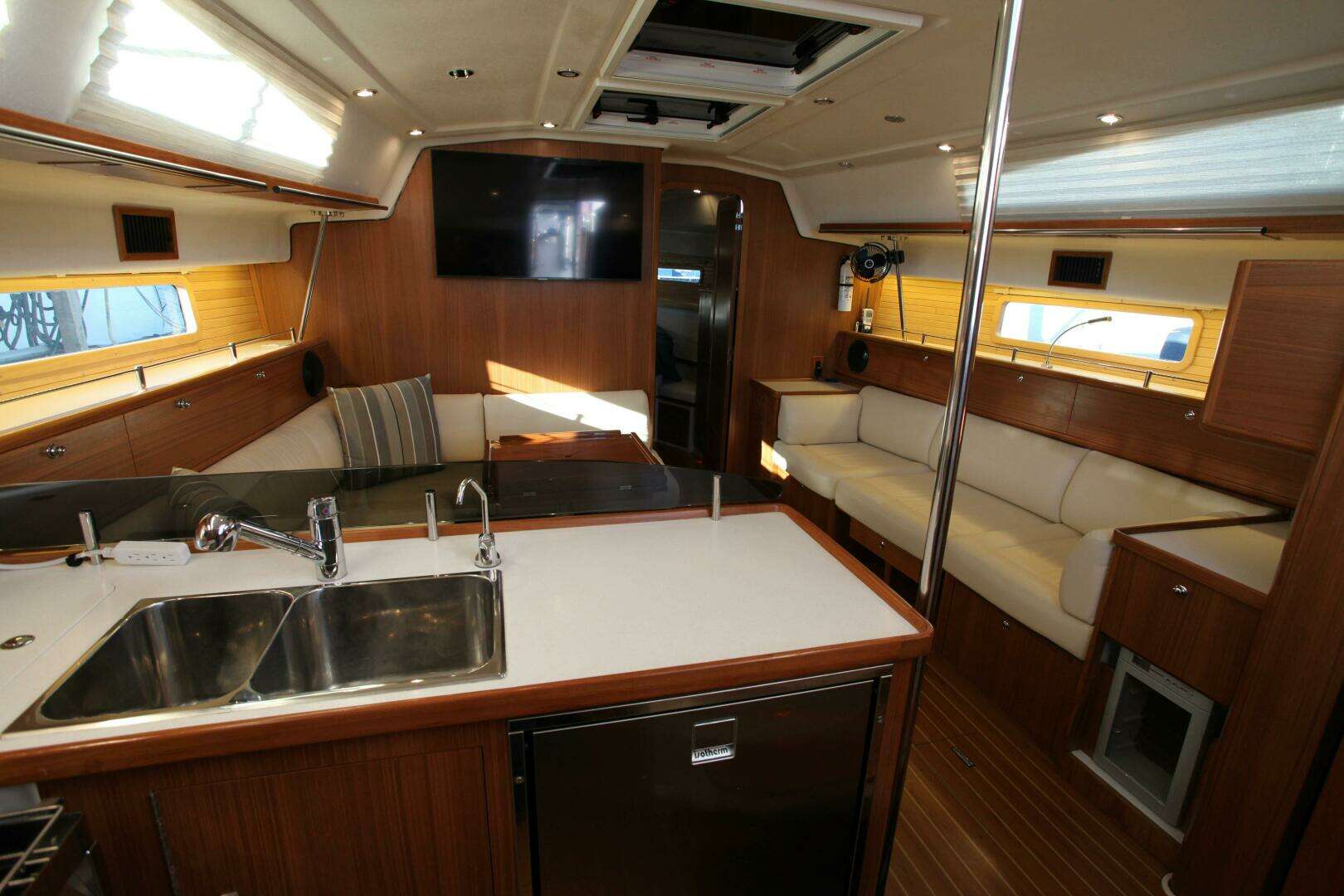 2025 Catalina 426 - Image 134