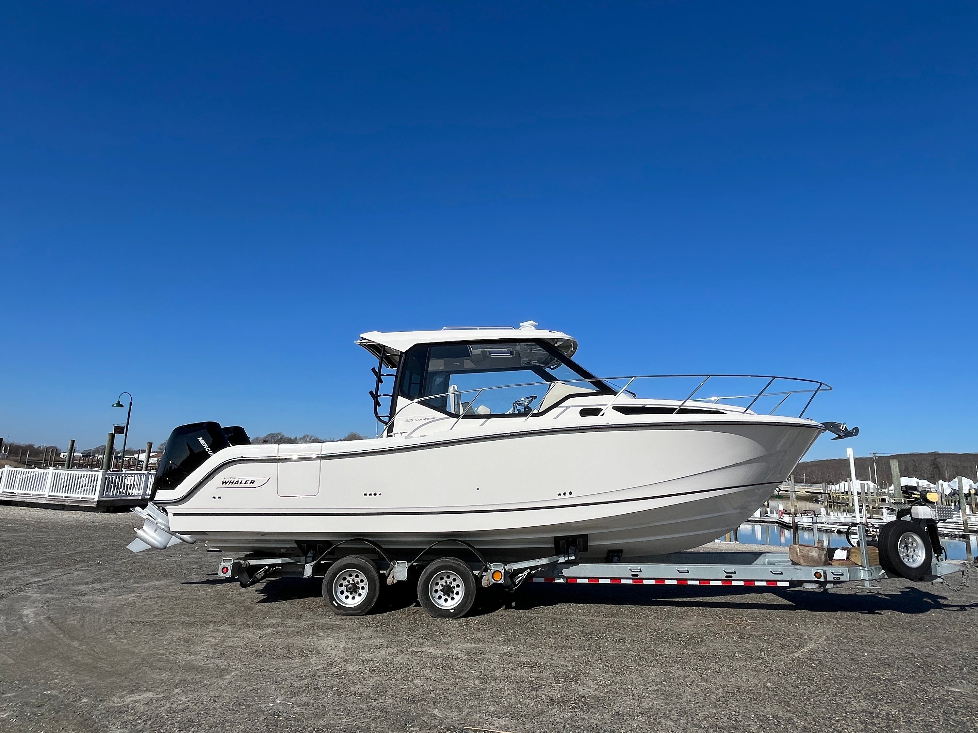 2026 Boston Whaler 325 Conquest