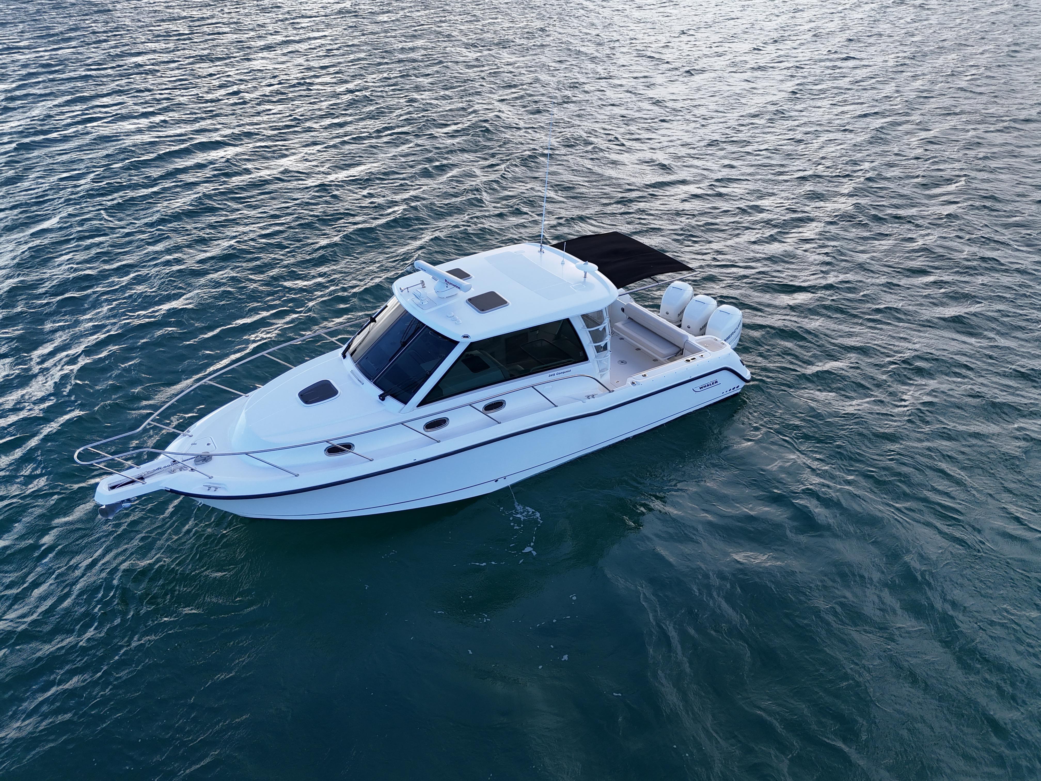 2015 Boston Whaler 345 Conquest