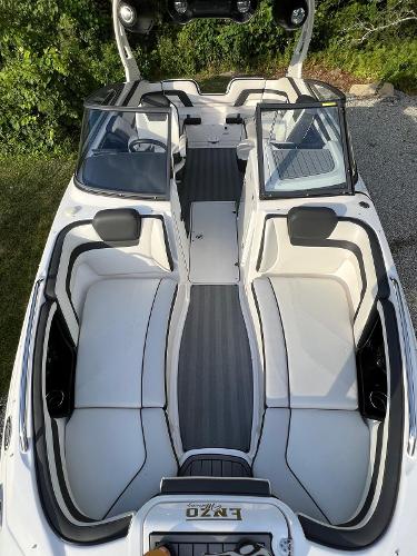 2019 Yamaha Boats 242 Limited S - 11
