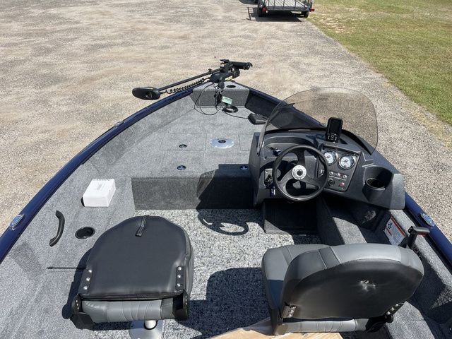 2026 Tracker Pro Guide V-16 SC - 15