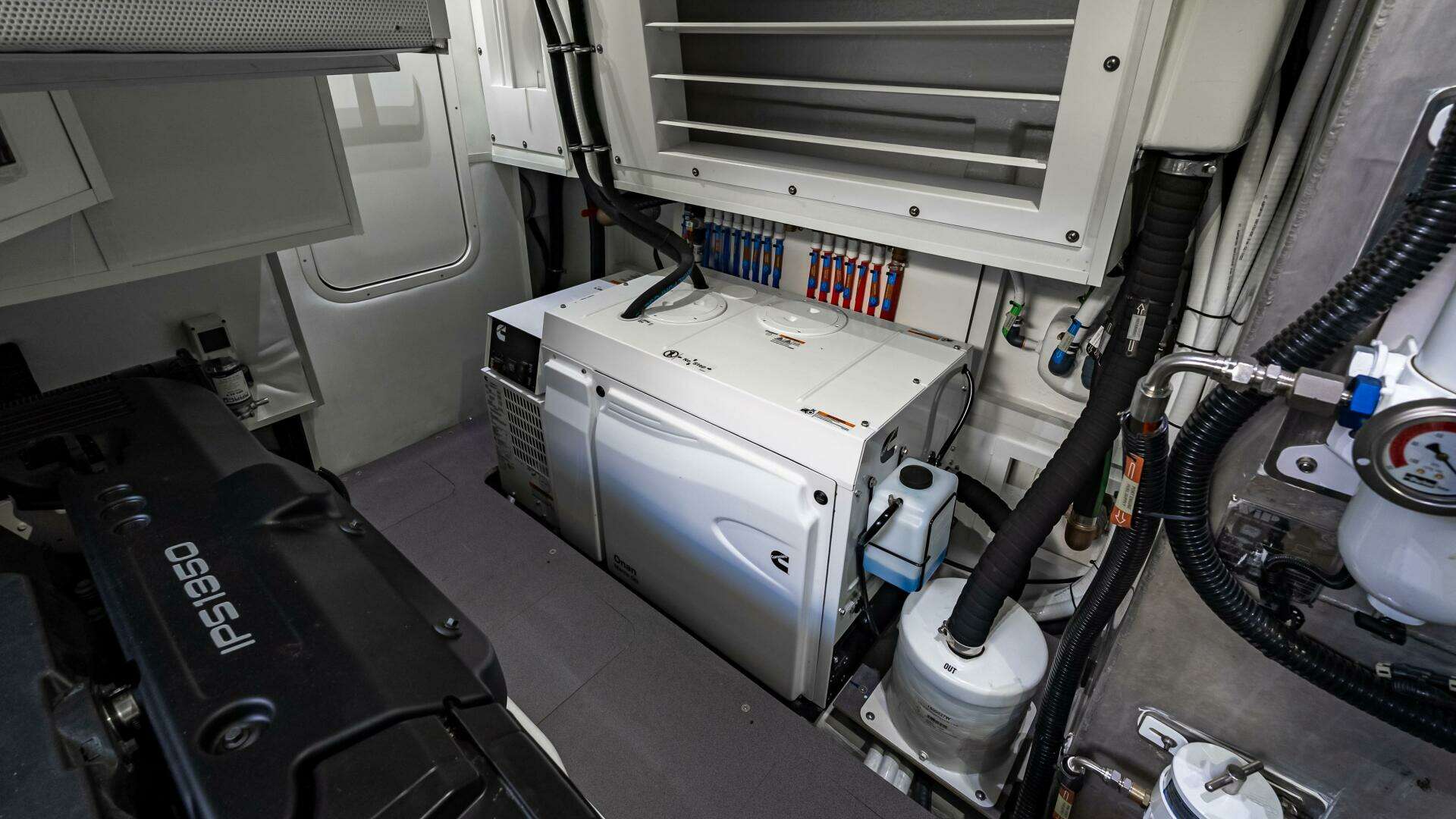 2025 Absolute Navetta 64 - Image 57