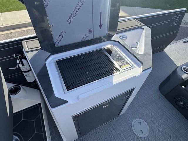 2026 Paradigm 28R - 14