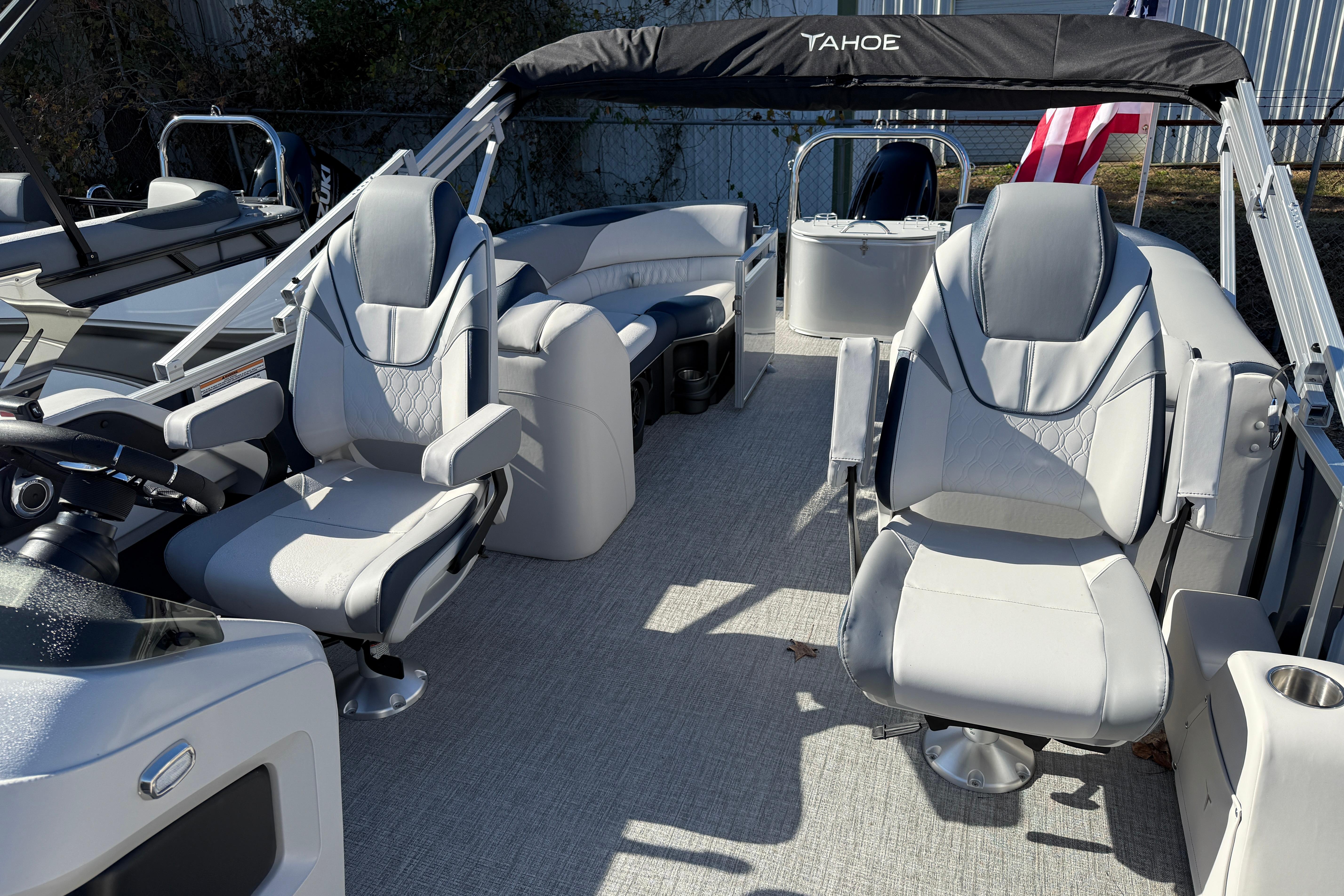 2026 Tahoe Pontoon LTZ Quad Lounger with luxurious seating and modern design.