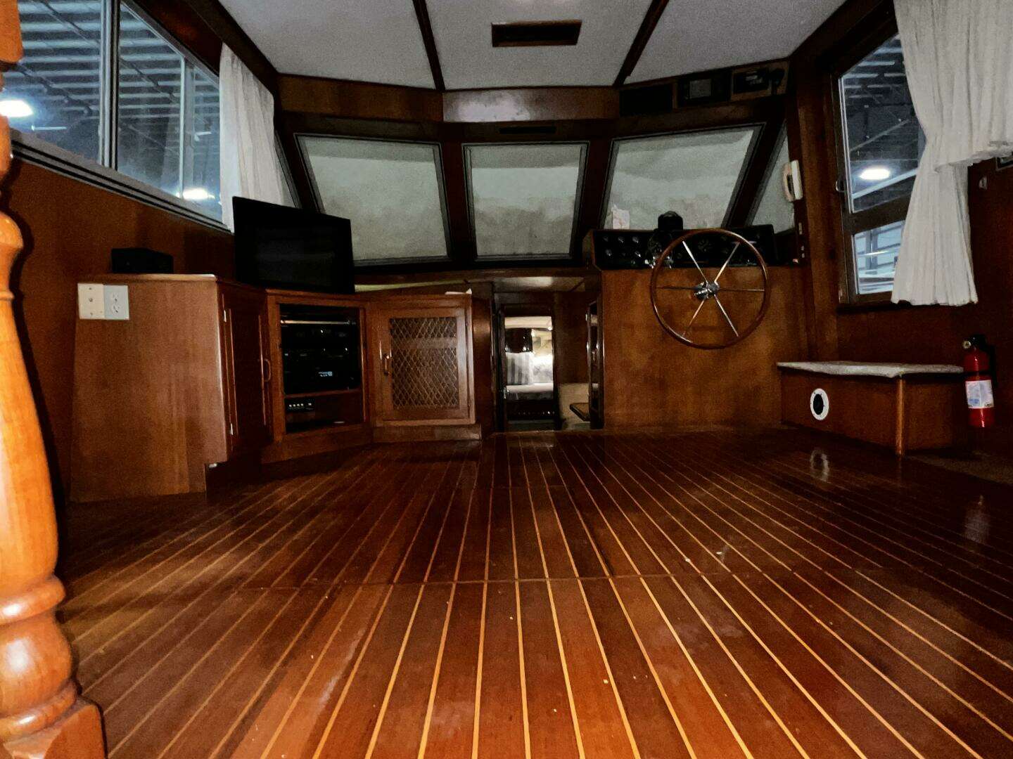 1989 Hi-Star 48 Sundeck - Image 26