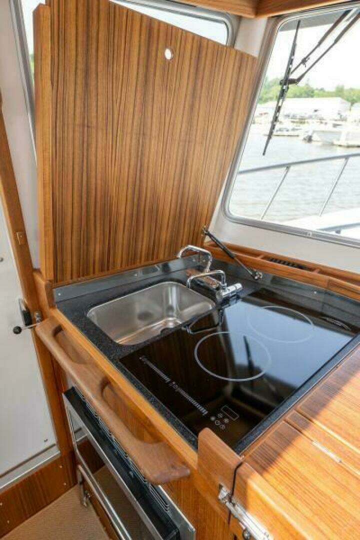 2027 Targa 32 - Image 31