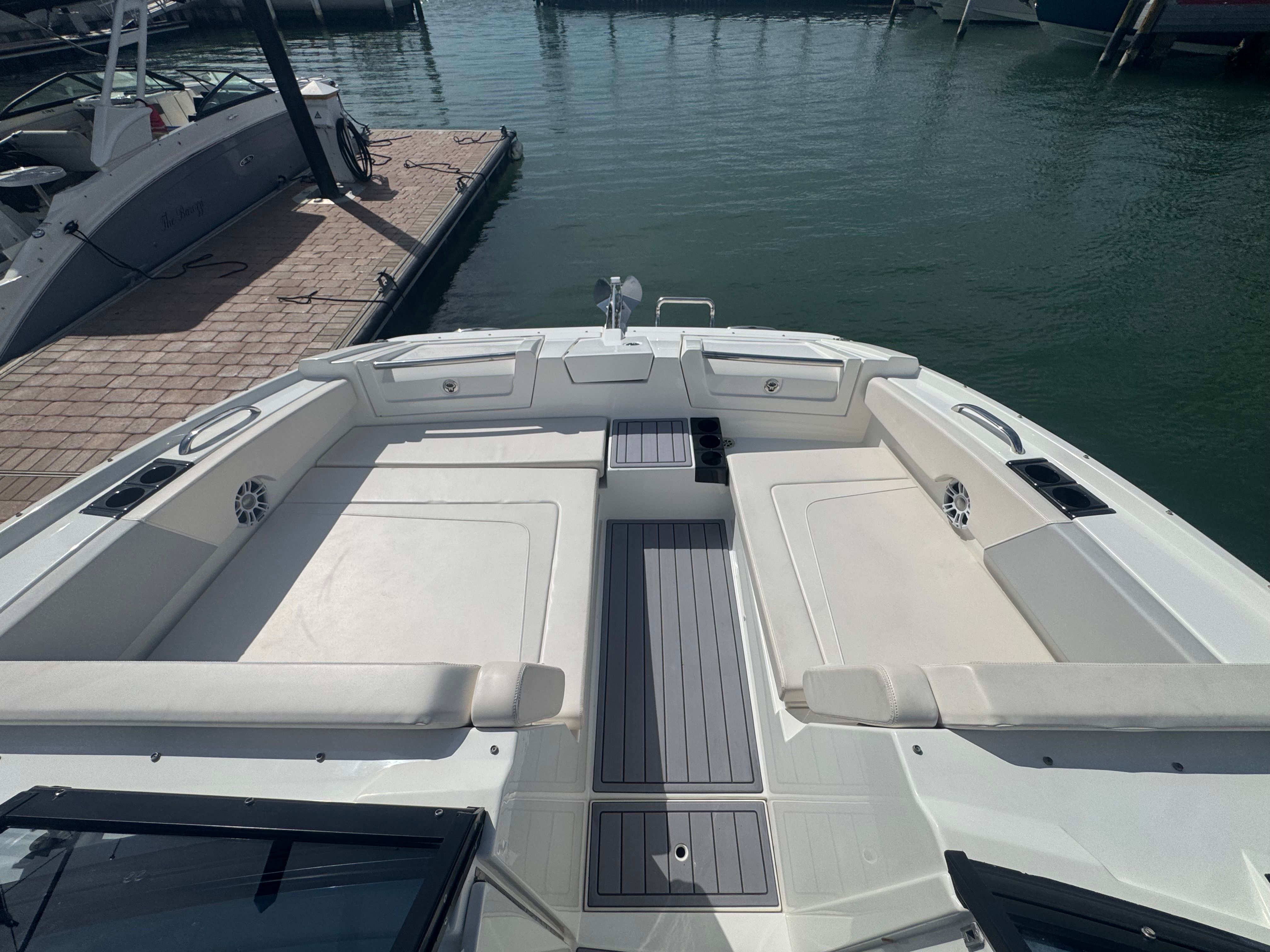 2024 Aquila 32 Sport - 16