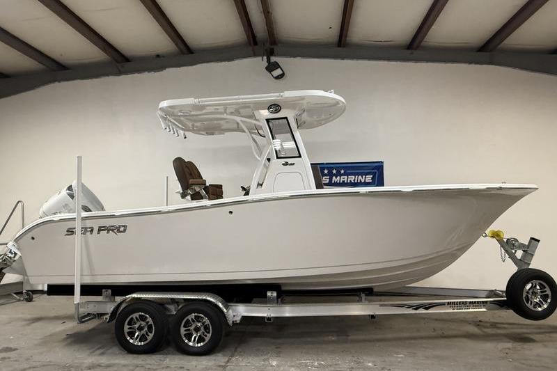 2026 Sea Pro 242 Center Console