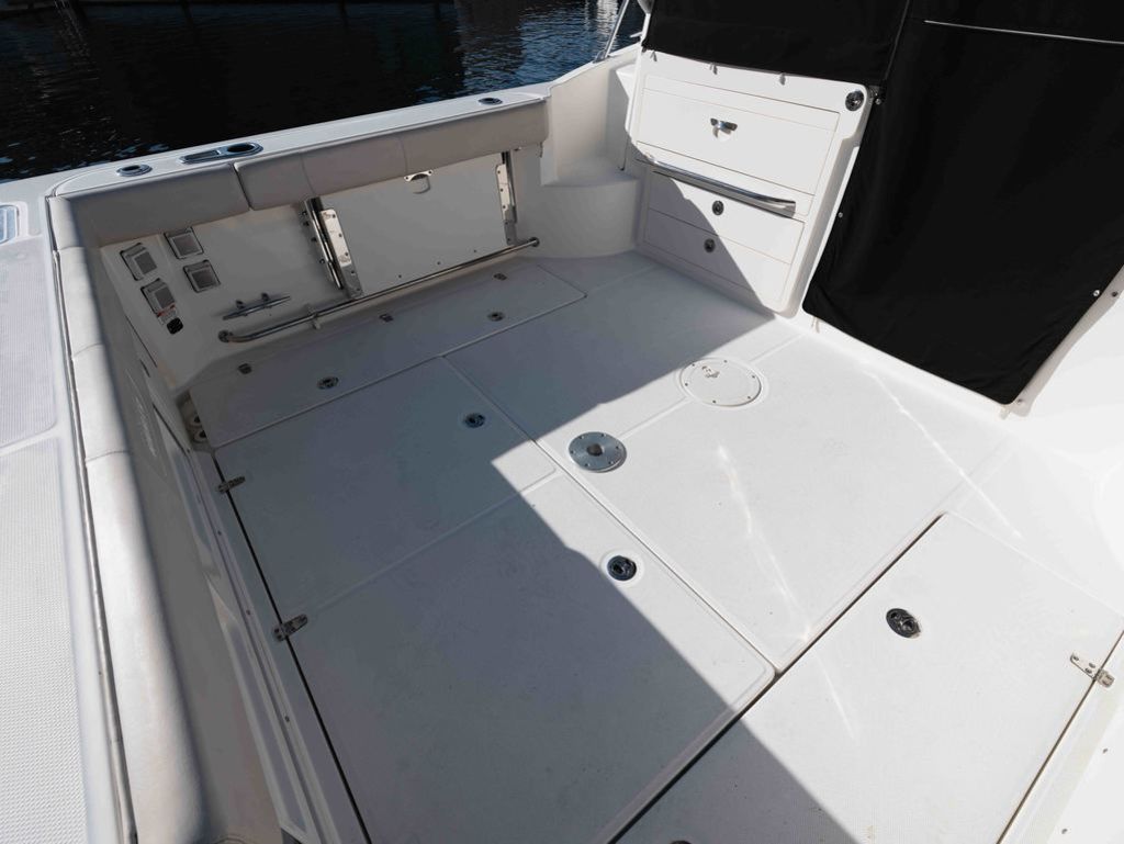 2017 Boston Whaler 315 Conquest - 9