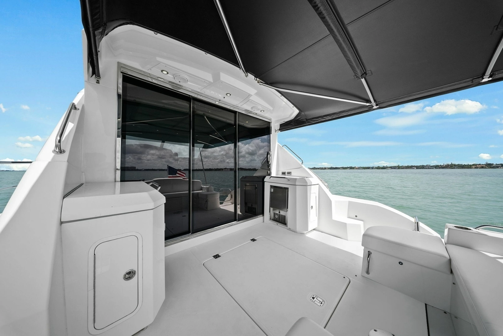 2014 Cruisers Yachts 48 Cantius - Image 43