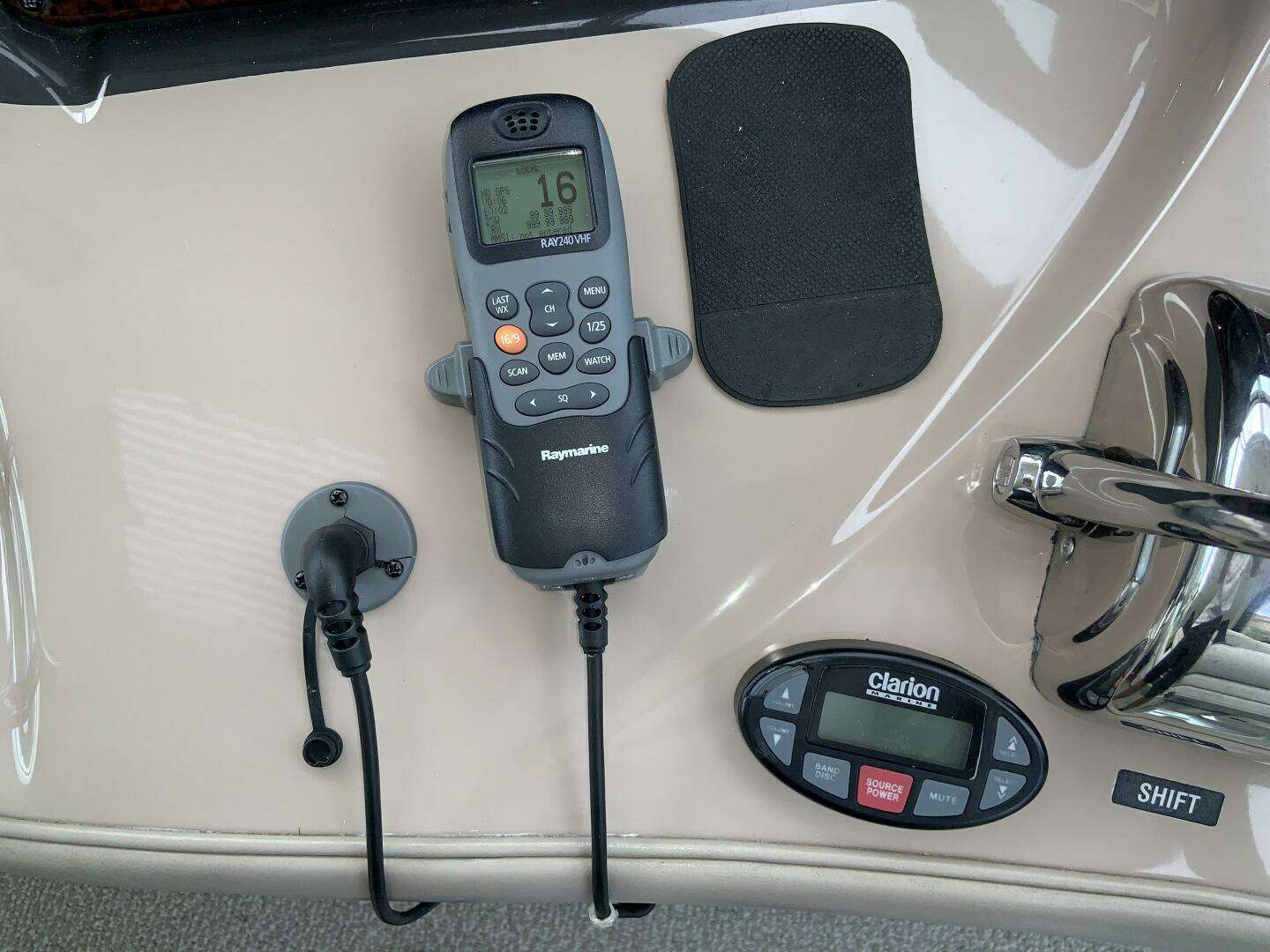 2005 Sea Ray 500 Sundancer - Image 37