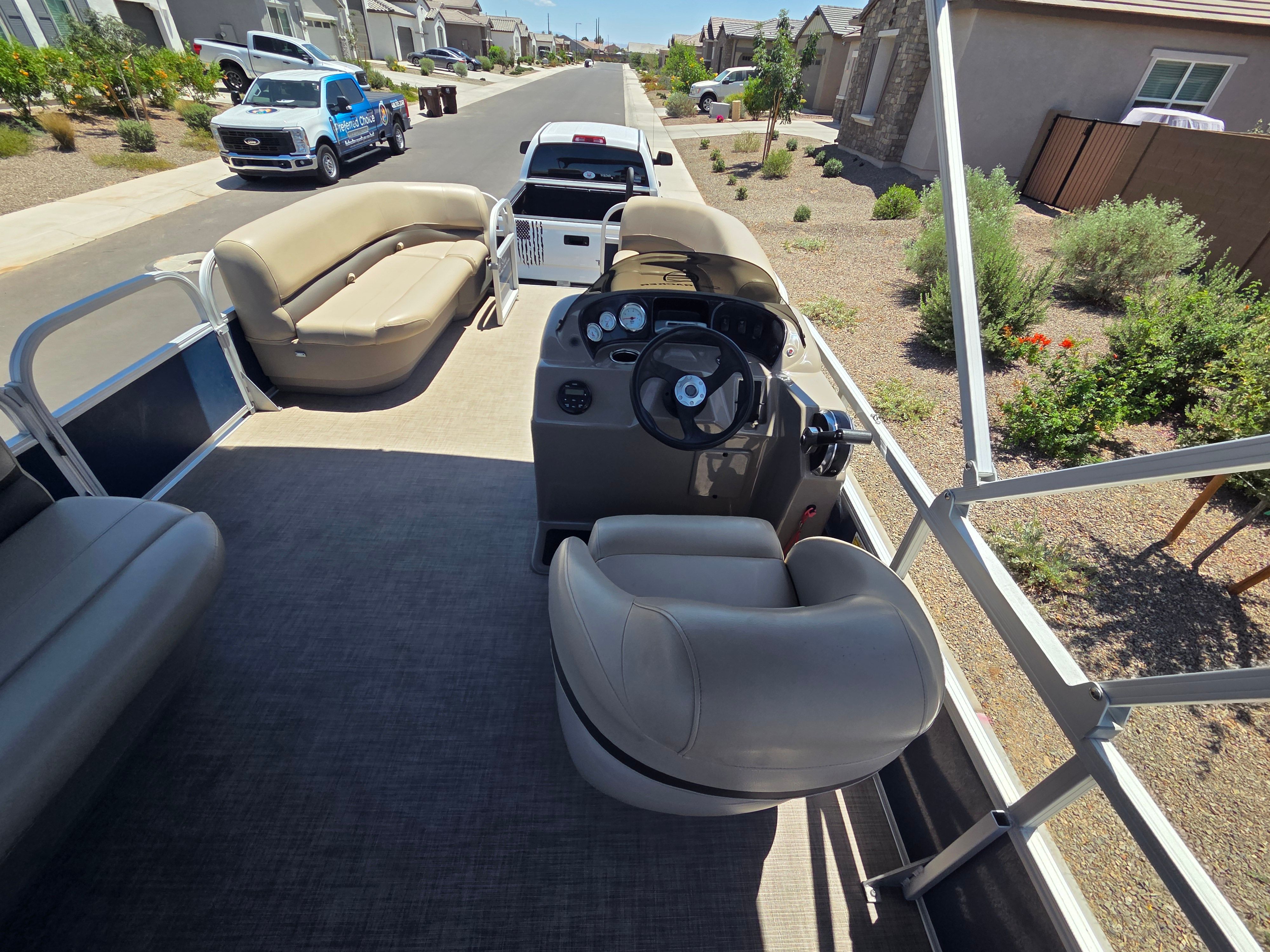 2020 Sun Tracker 18 Party Barge - 9