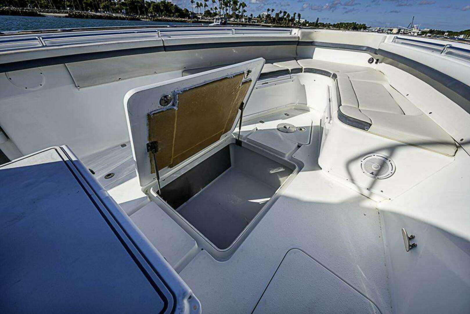 2010 Yellowfin 42 Offshore - Image 6