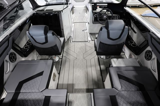 2026 Yamaha Boats 222 XE BOTH COLORS AVAILABLE - 7