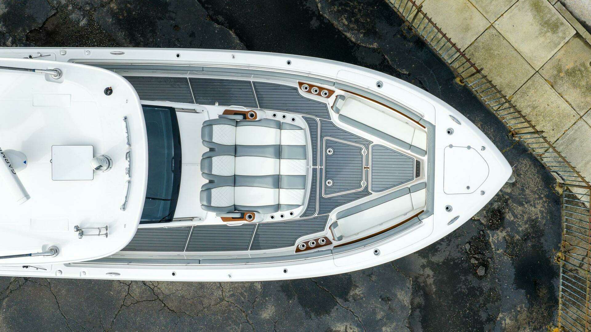 2023 Everglades 455 Center Console - Image 4
