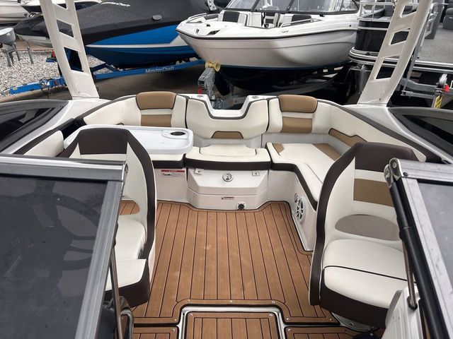 2022 Yamaha Boats 195S - 16