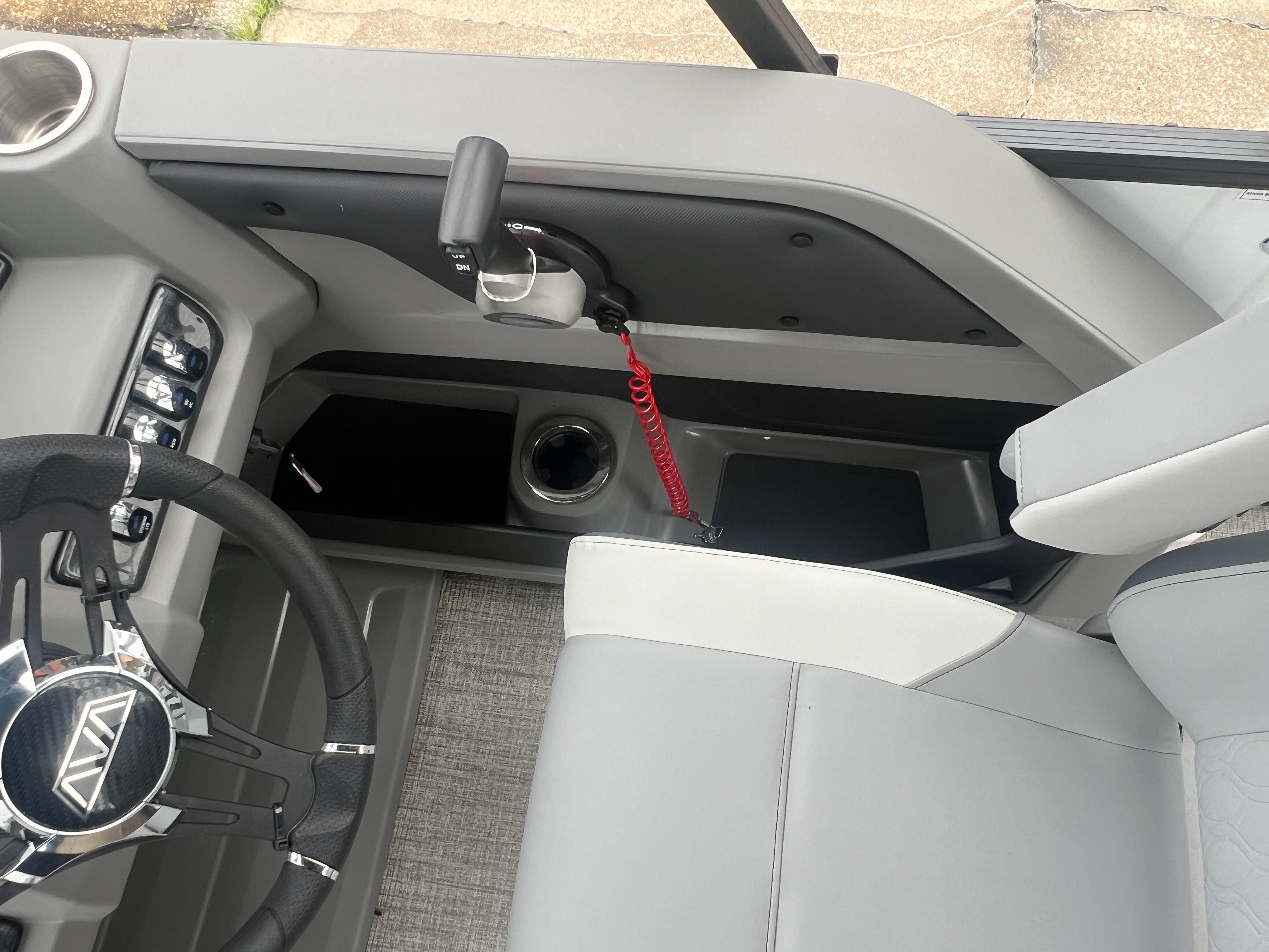 2025 Avalon LSZ Versatile Rear Bench - 23' - 27