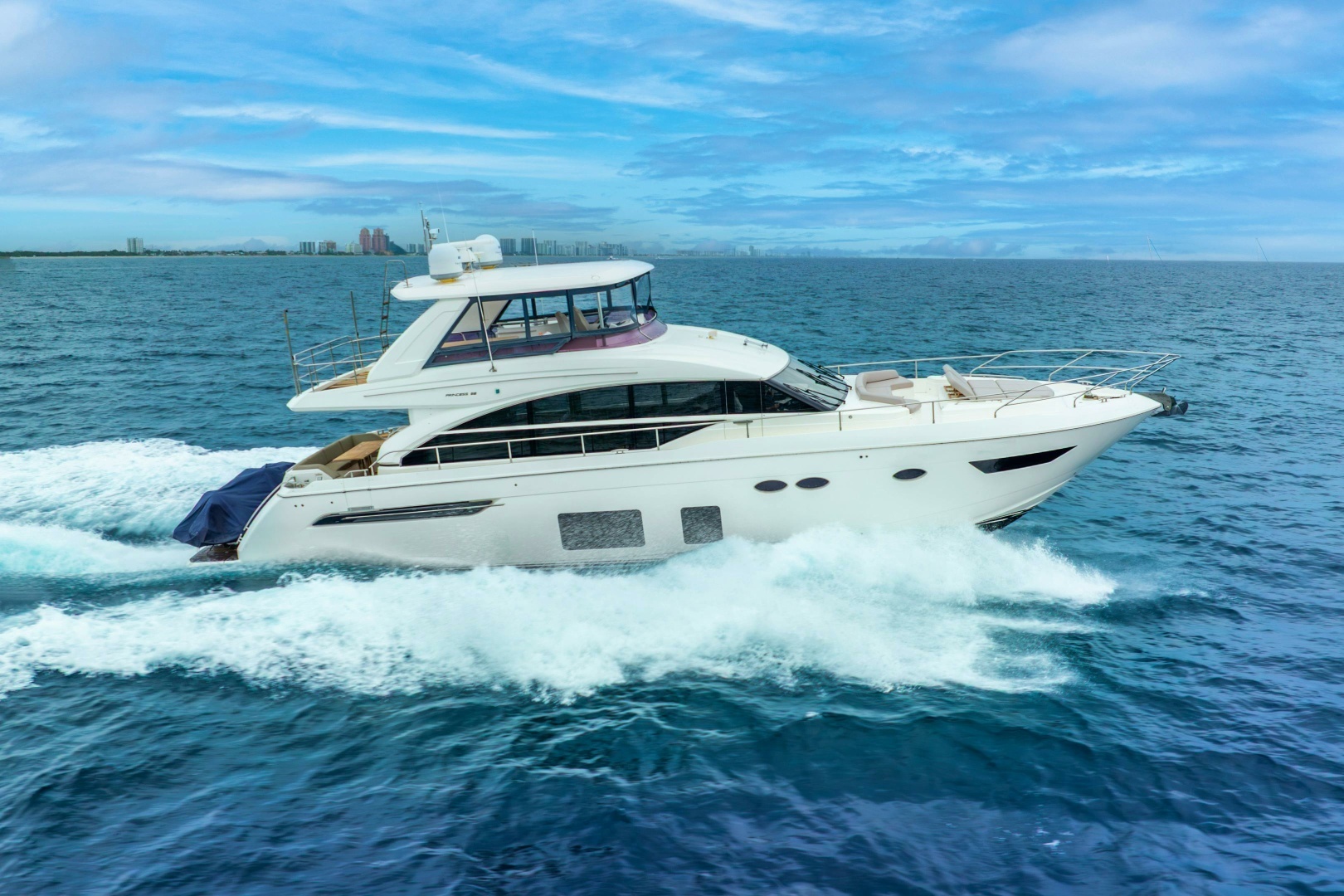2018 Princess Yachts — - Image 10