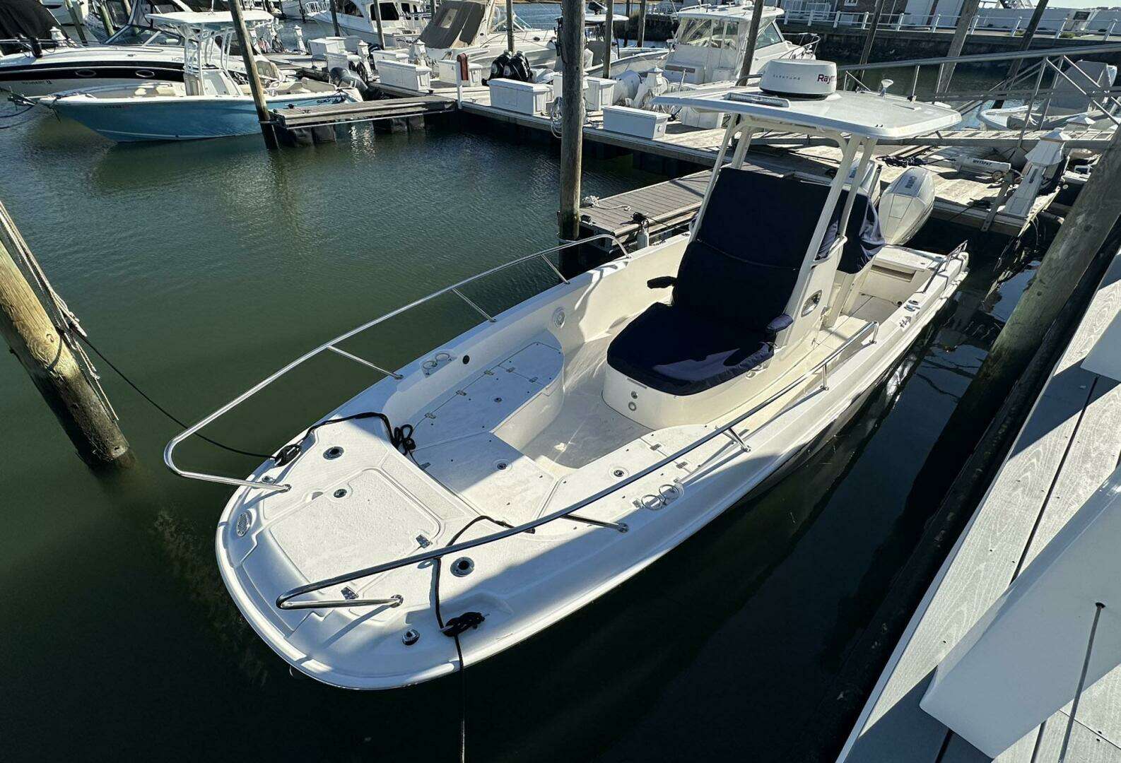 2022 Boston Whaler 270 Dauntless - Image 6