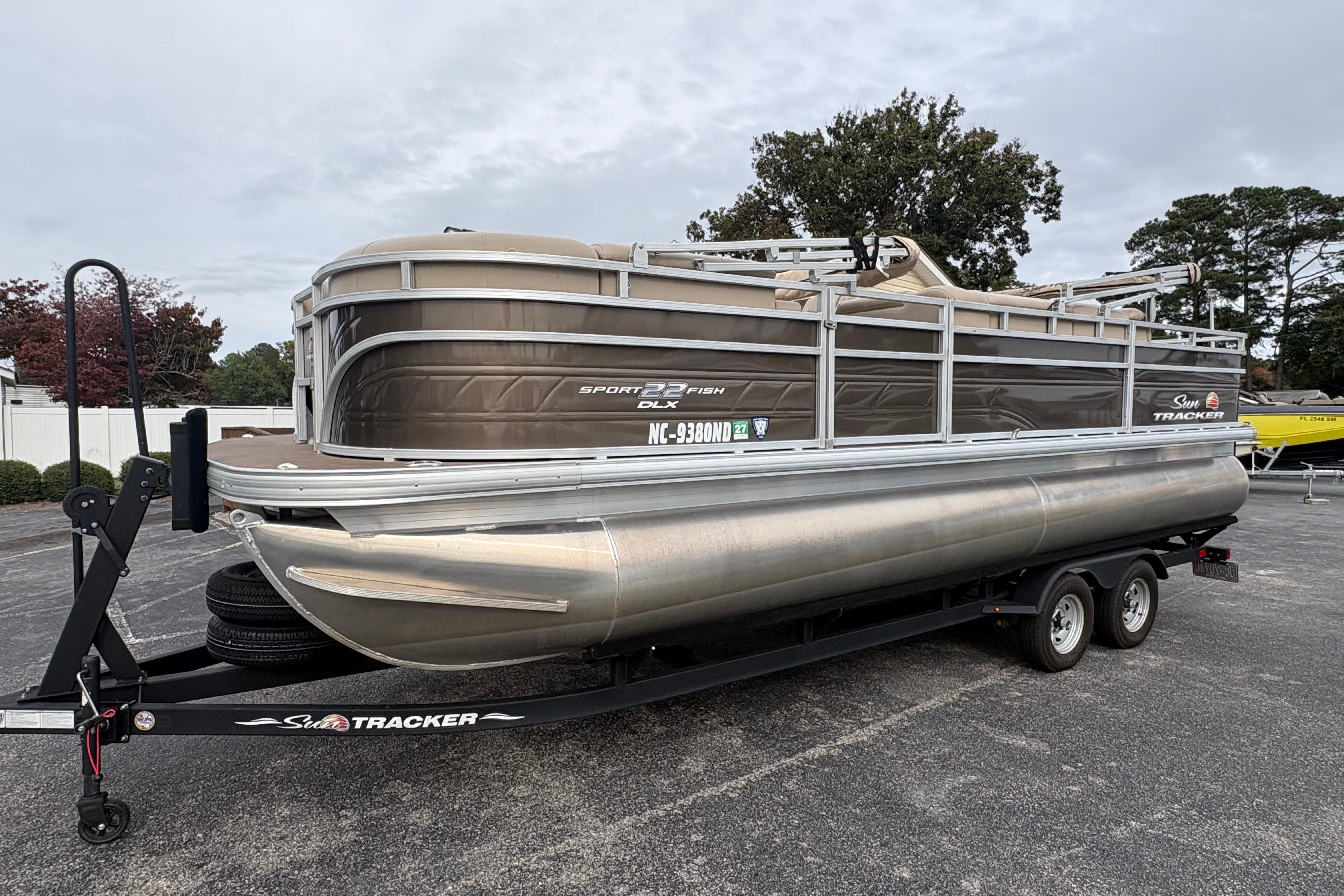 2024 Sun Tracker SportFish 22 DLX