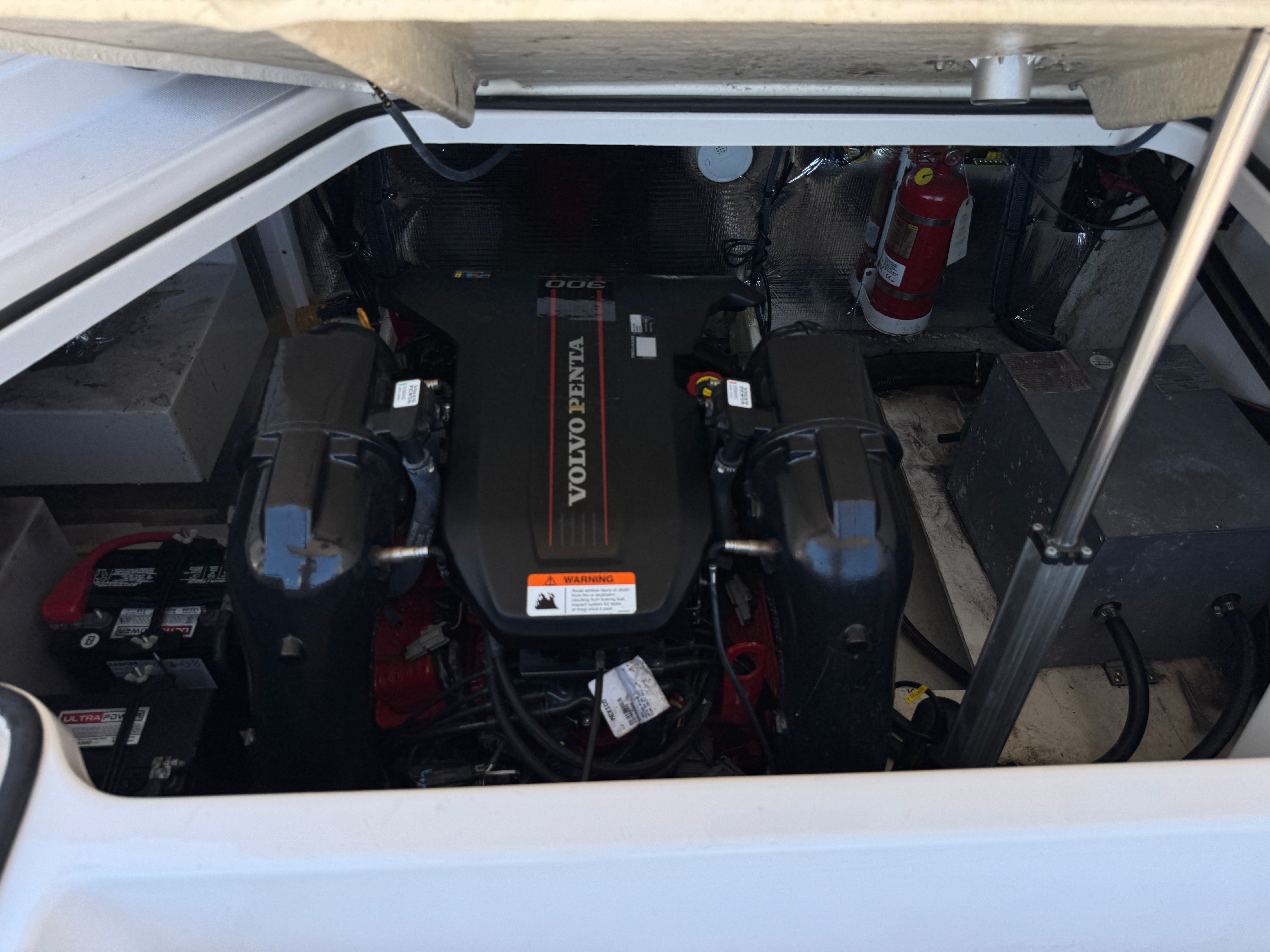 2016 REGAL 28 EXPRESS - Image 36