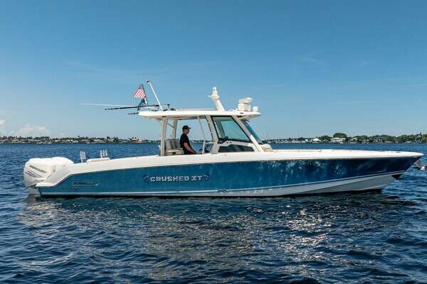 2018 Boston Whaler 380 Outrage