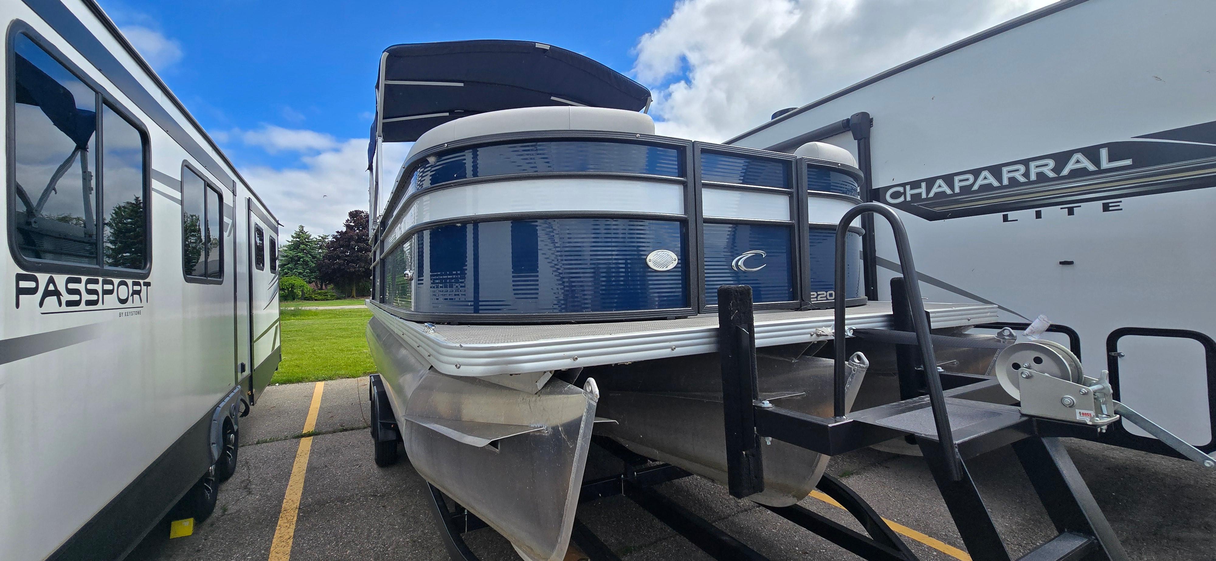 2021 Crest Classic LX 220 SLC