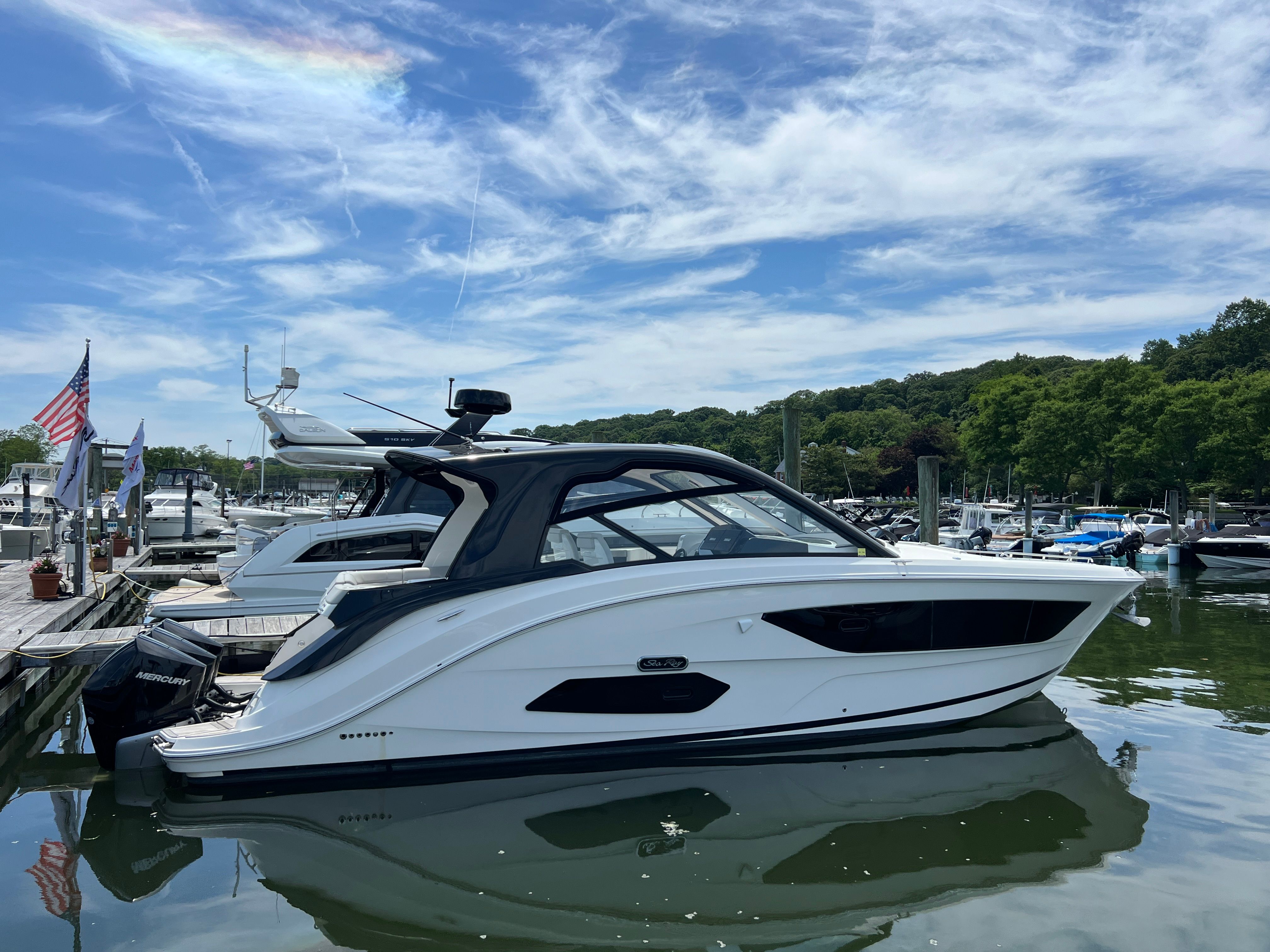 2023 Sea Ray Sundancer 370 Outboard