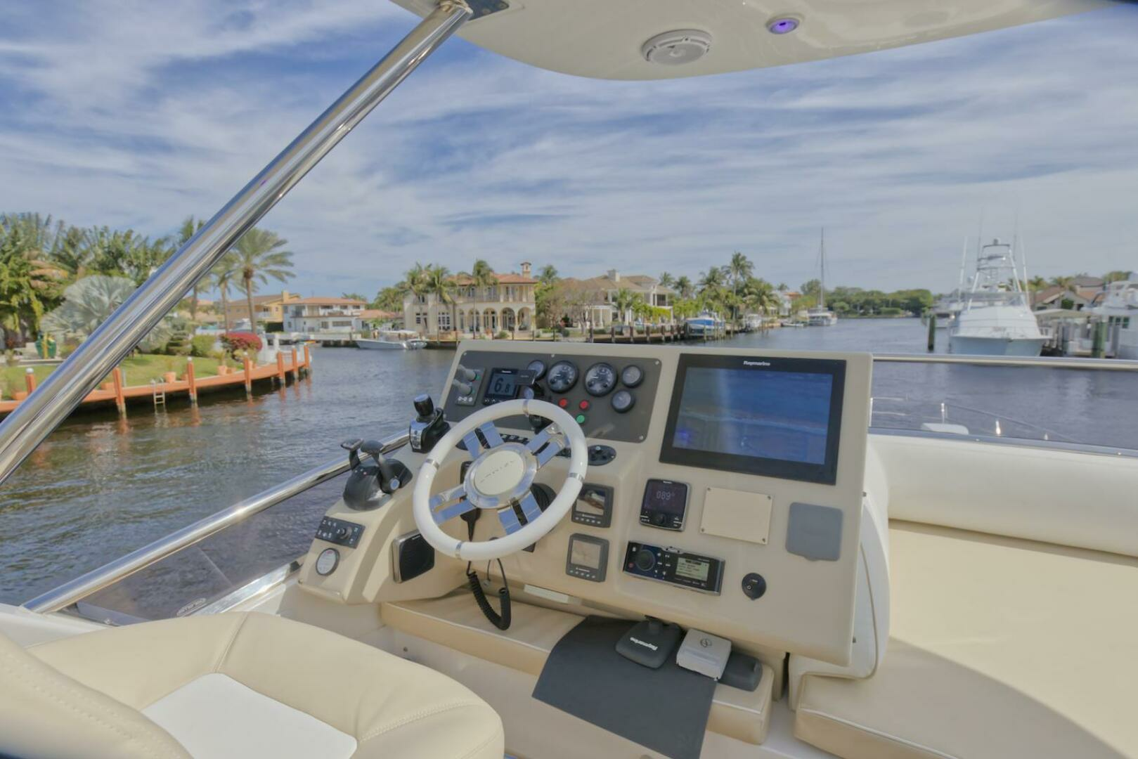 2015 Azimut 64 Flybridge - Image 10