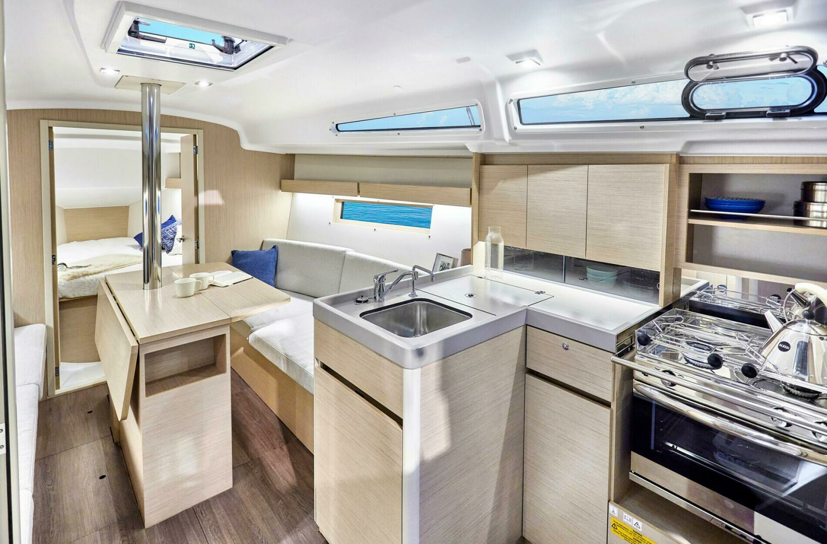 2025 Beneteau Oceanis 34.1 - Image 7