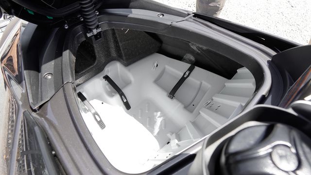 2026 Sea-Doo GTI SE 170 Tech Package with Audio iDF and iBR - 8
