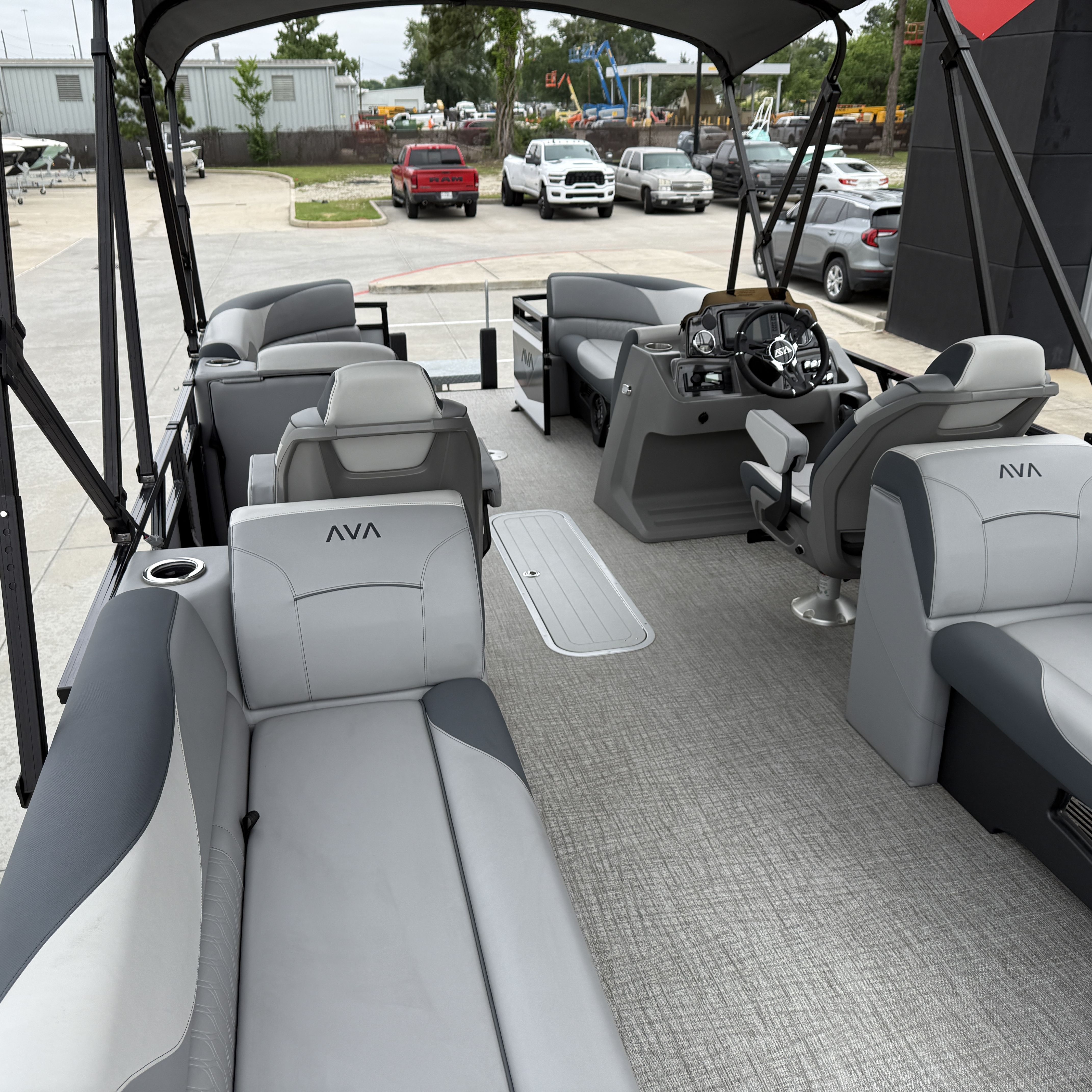 2025 Avalon Venture 85 Quad Lounge - 23' - 17
