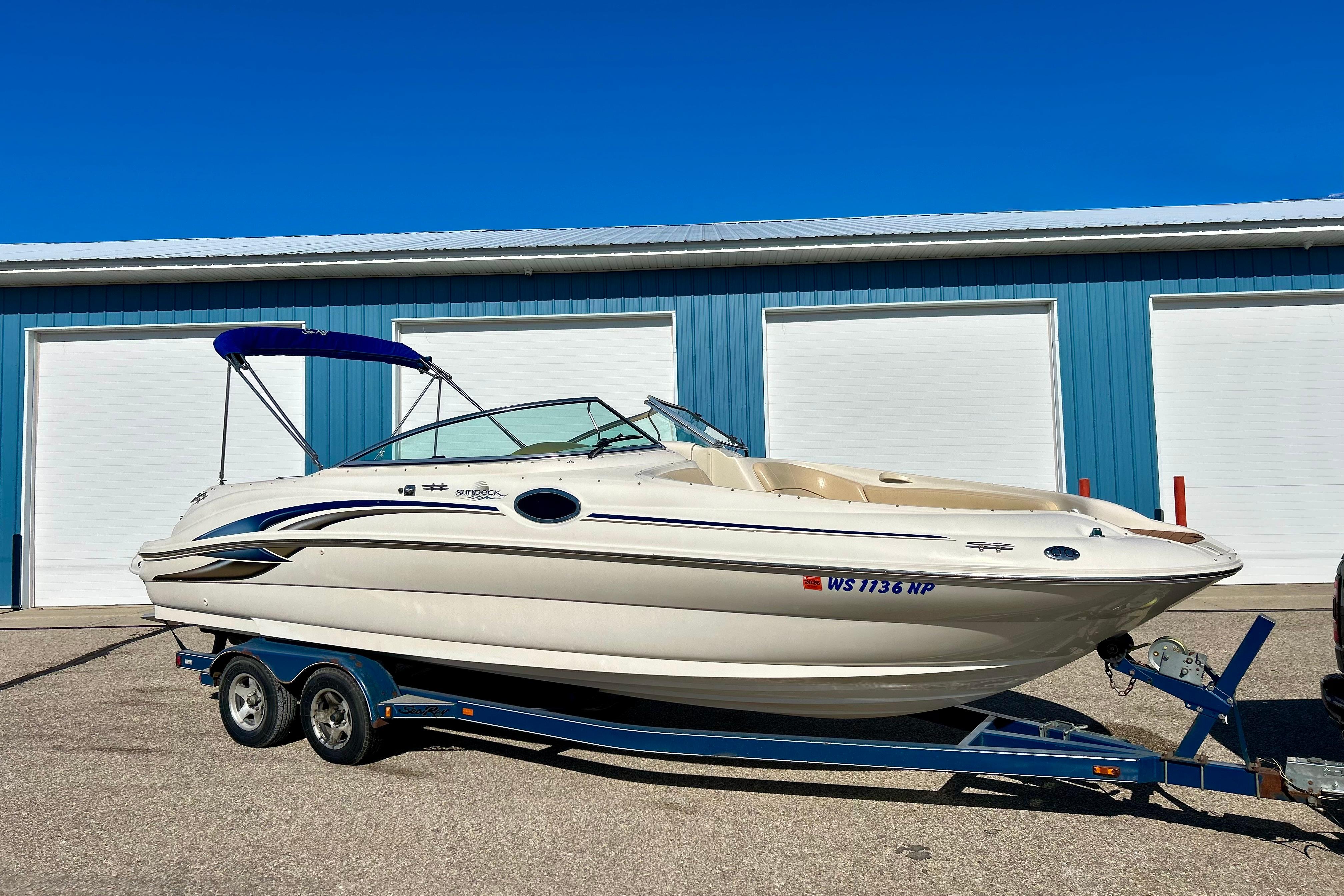 2000 Sea Ray 240 Sundeck