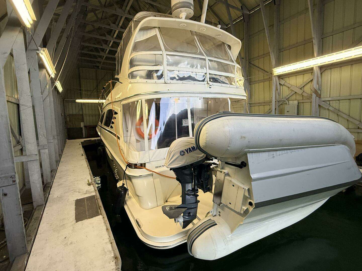 2006 Silverton 38 Sport Bridge - Image 25
