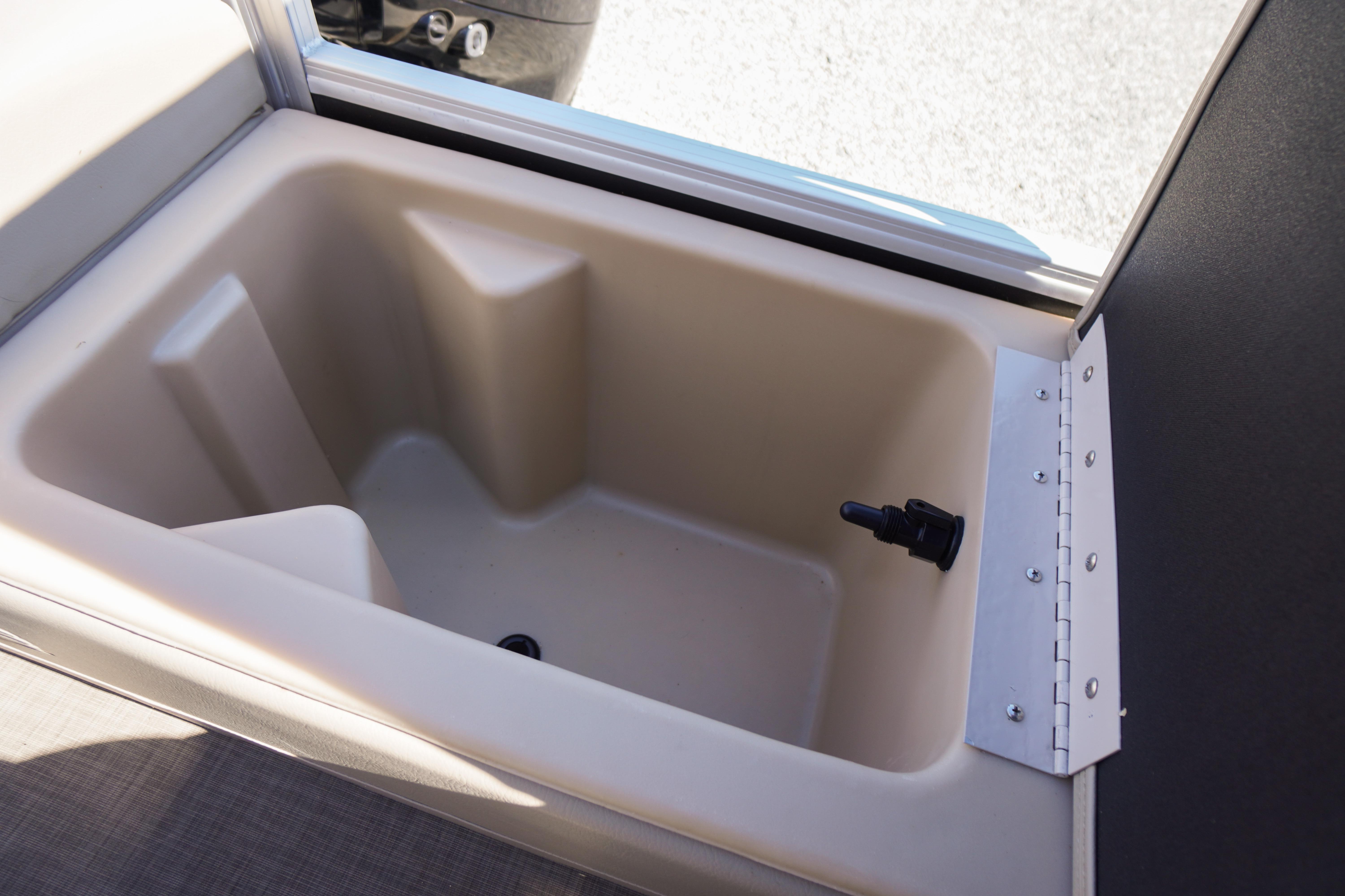 Livewell compartment in 2019 SUNTRACKER Fishin' Barge 22 DLX pontoon boat.