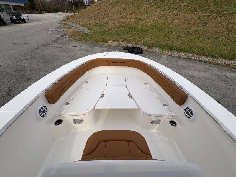 2025 Robalo R202 Explorer - 80