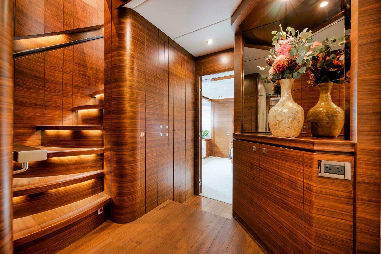 2012 Horizon P110 Tri-Deck - Image 16